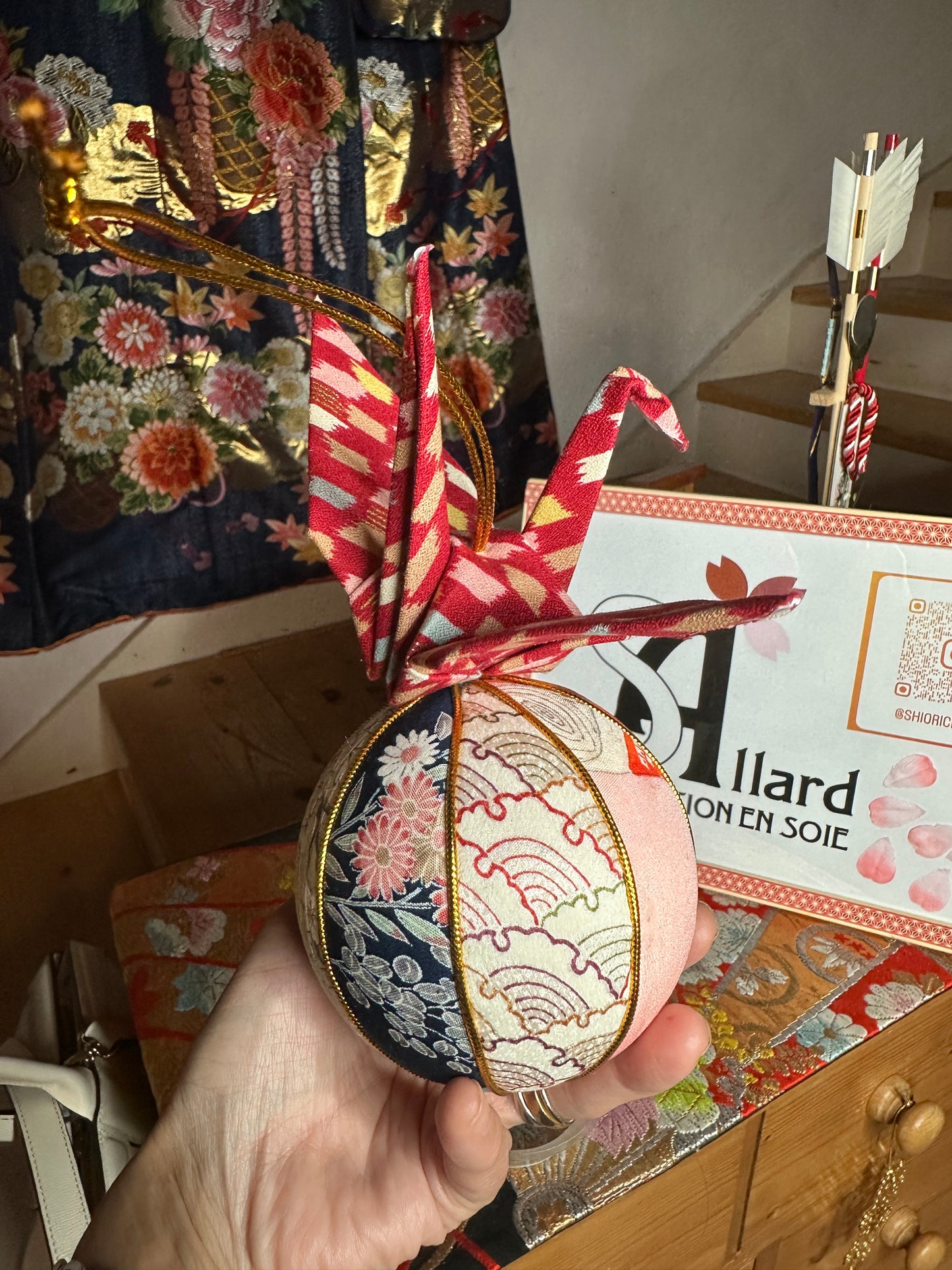 Décoration maison grue oiseau japonais avec boule de noël