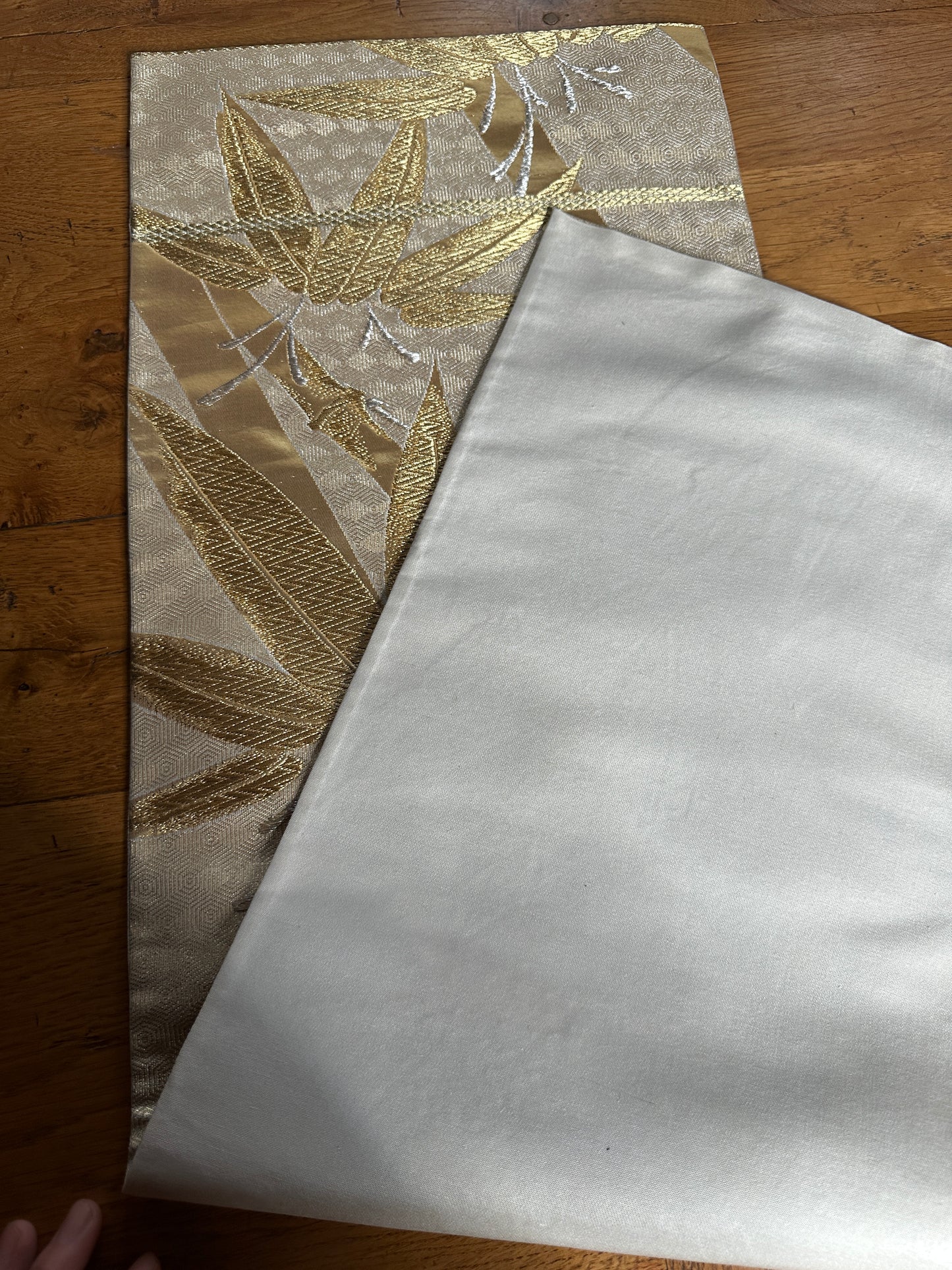 Chemin de table Obi en soie