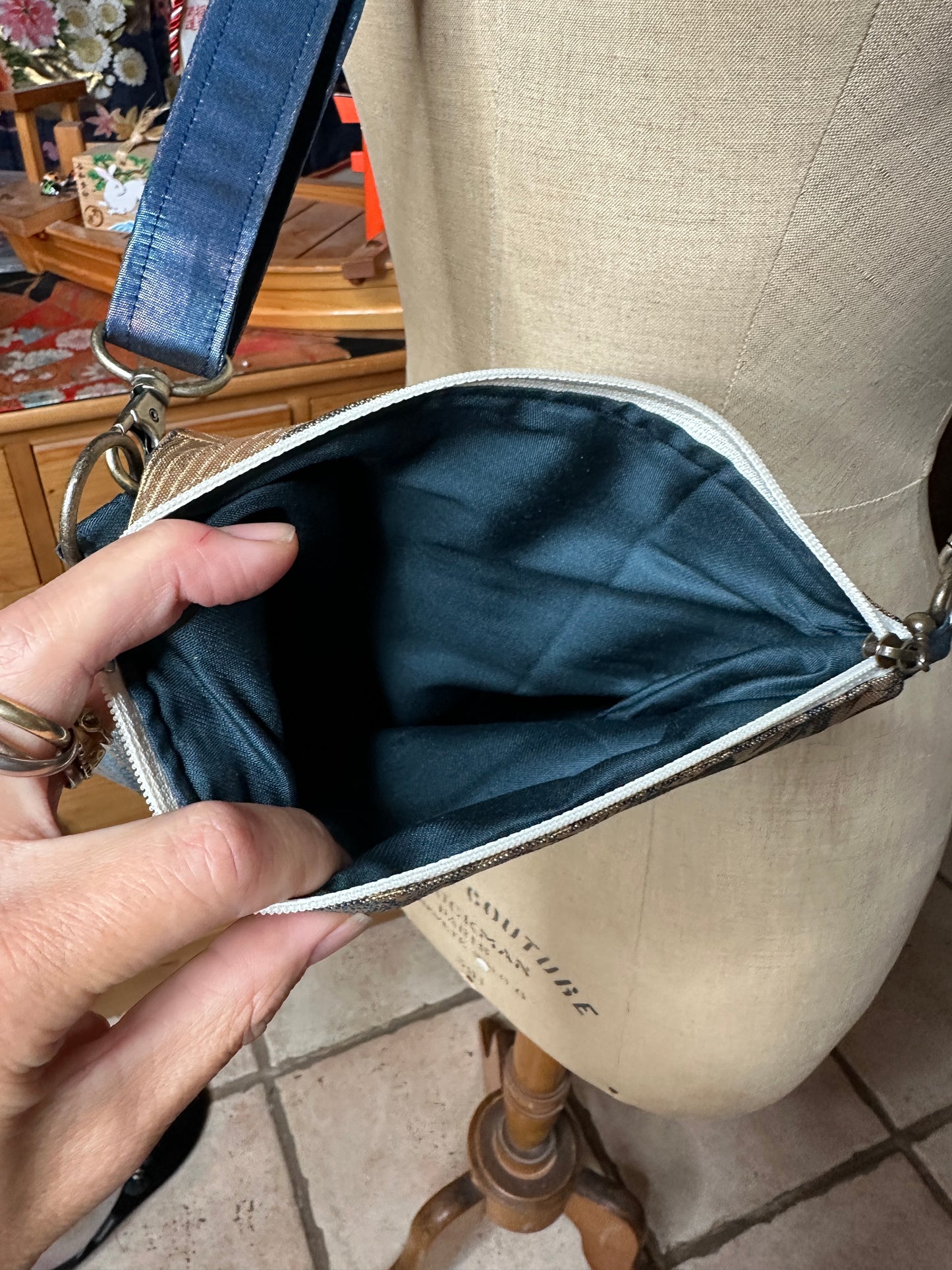 Sac porte travers Obi en soie