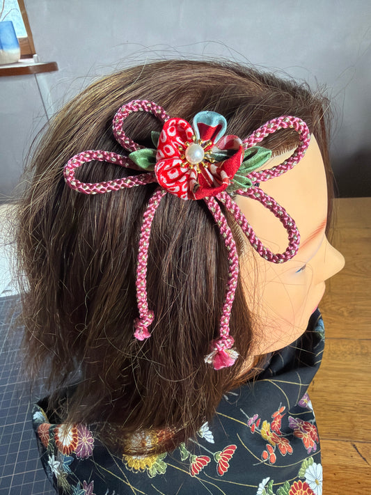 Pince à cheveux Tsumamisaiku en soie