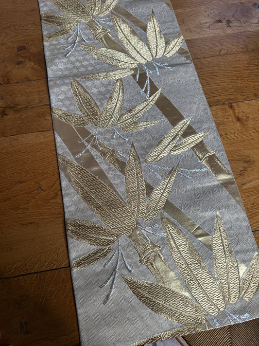 Chemin de table Obi en soie