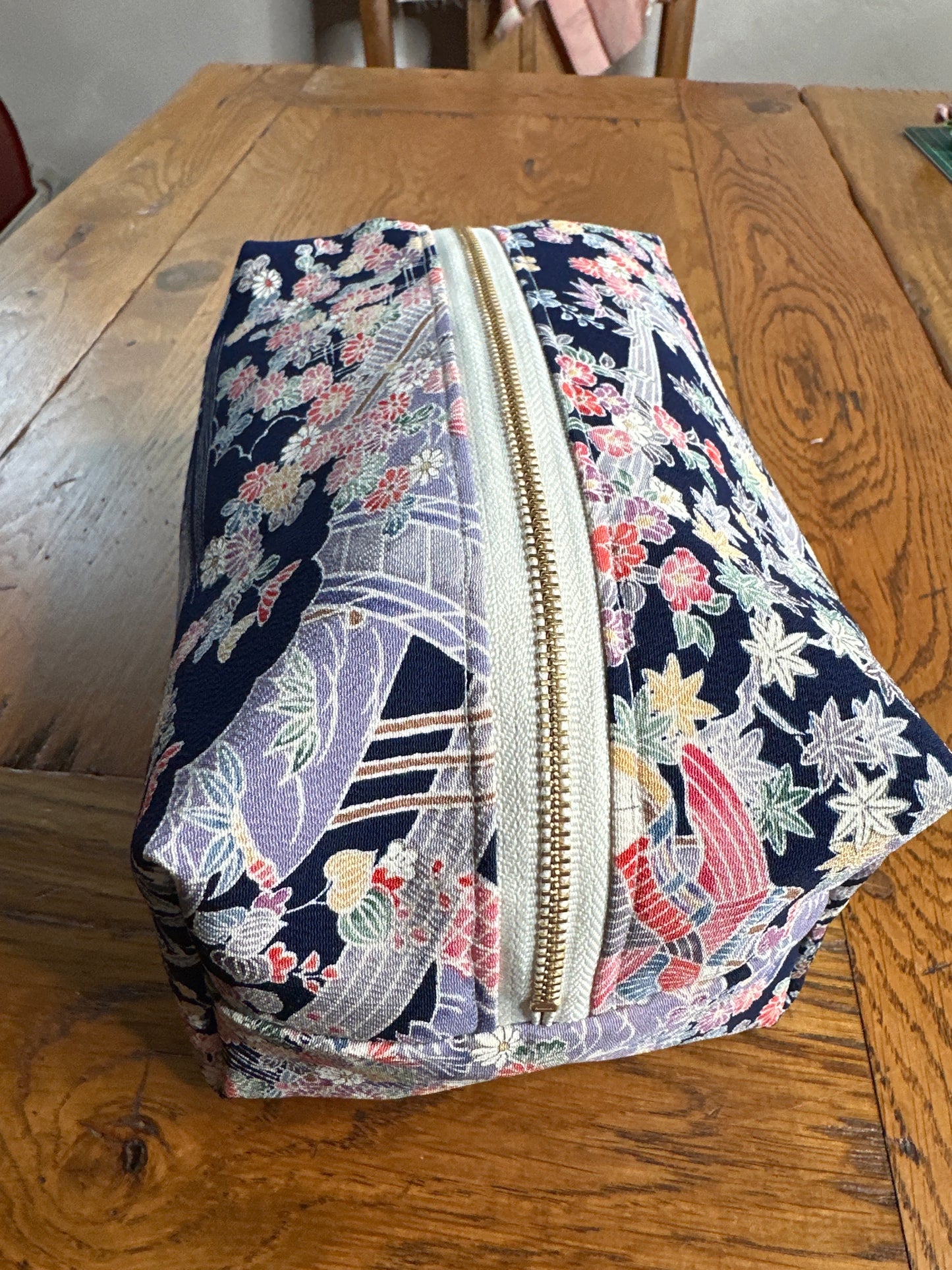 Trousse de toilette kimono en soie