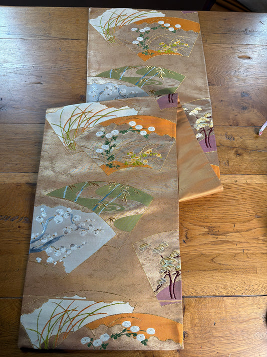 Chemin de table Obi en soie