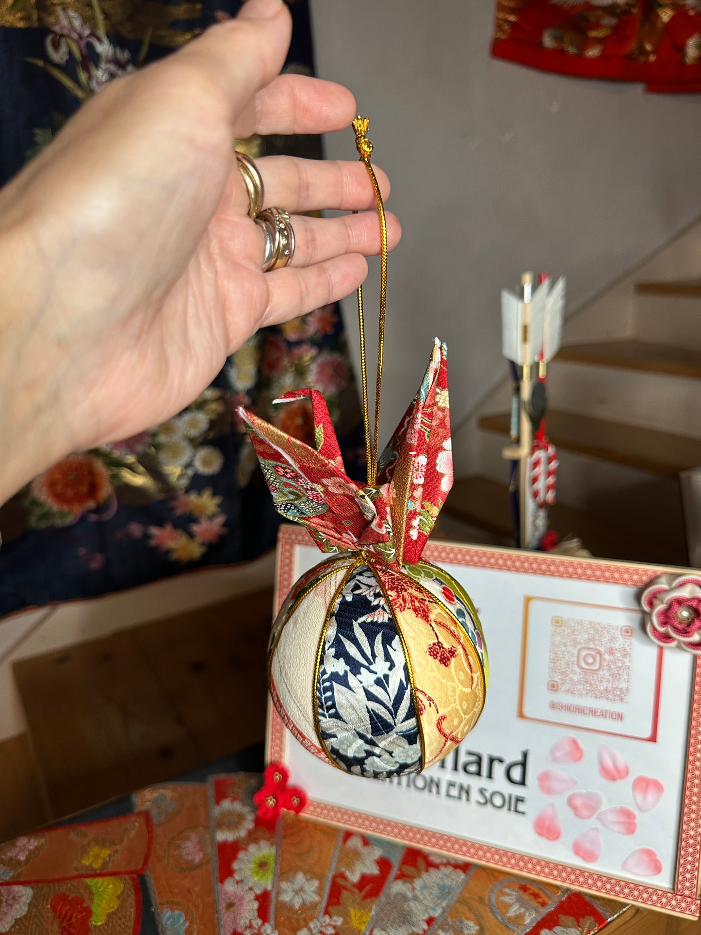 Boule de noël kimono japonais avec oiseau grue