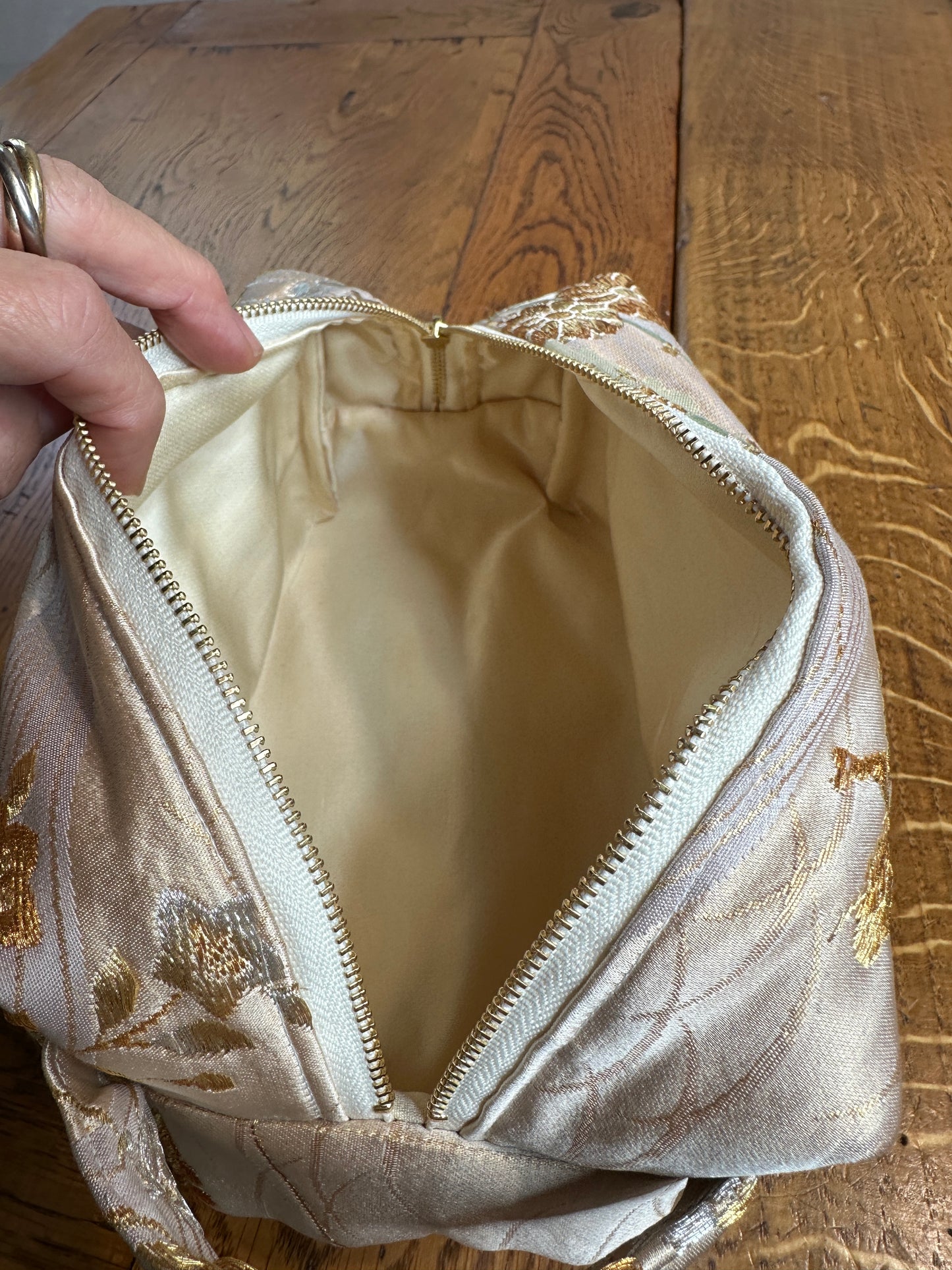 Trousse de toilette Obi en soie