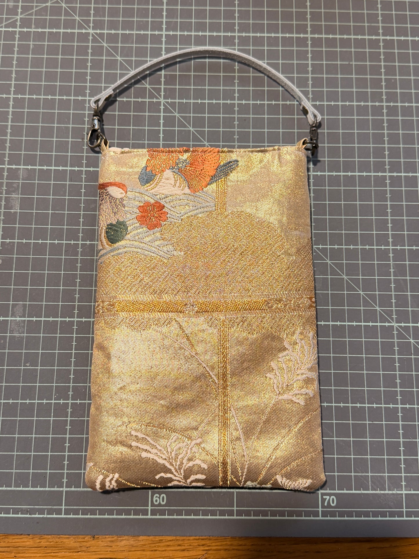 Étui portable Obi en soie mini pochette