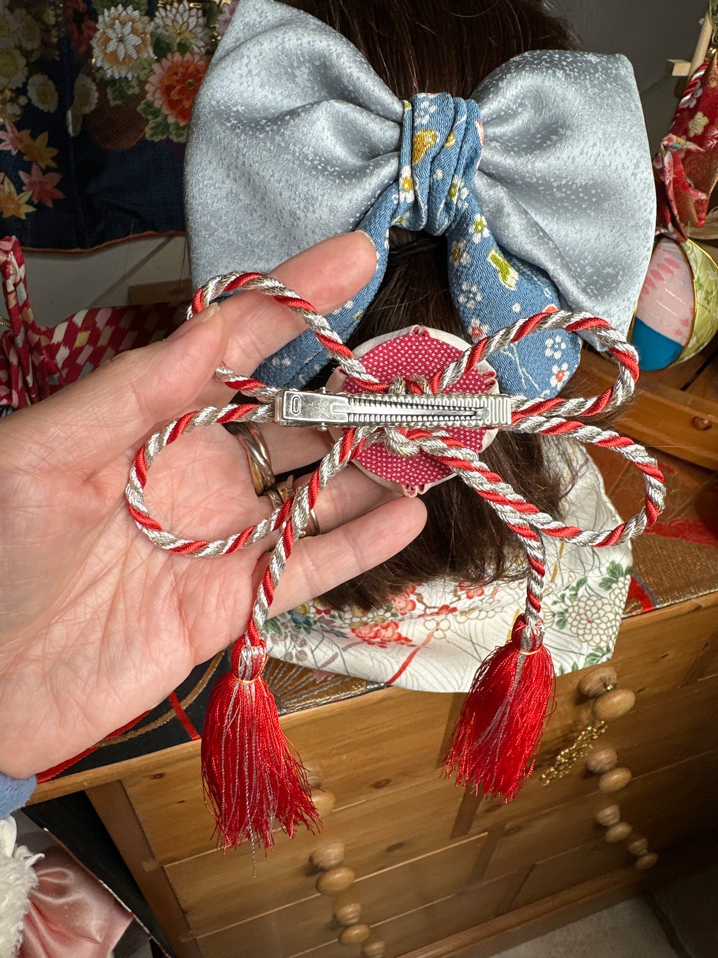 Pince à cheveux Tsumamisaiku en soie