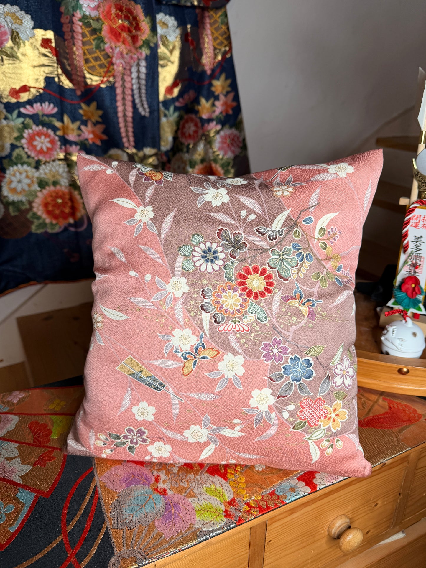Coussin japonais kimono en soie Neuf 35cmx35cm