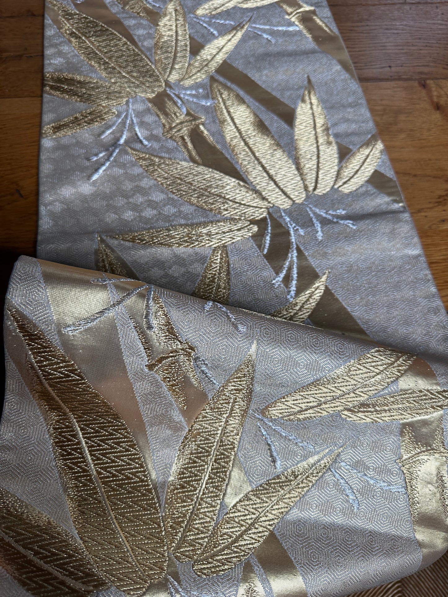 Chemin de table Obi en soie