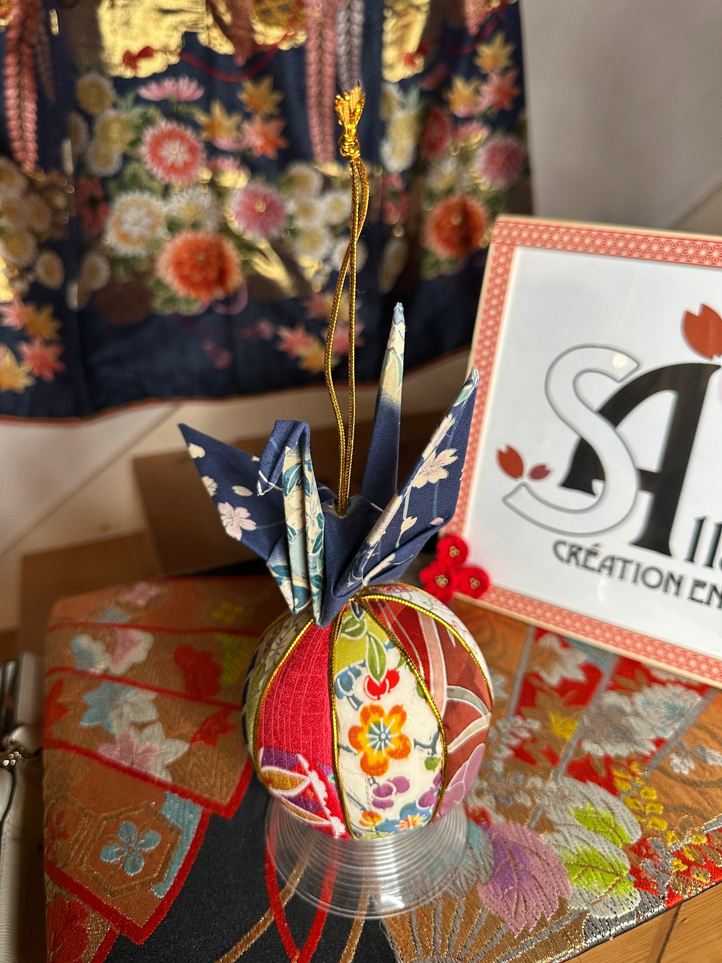 Boule en soie kimono avec grue oiseau japonais