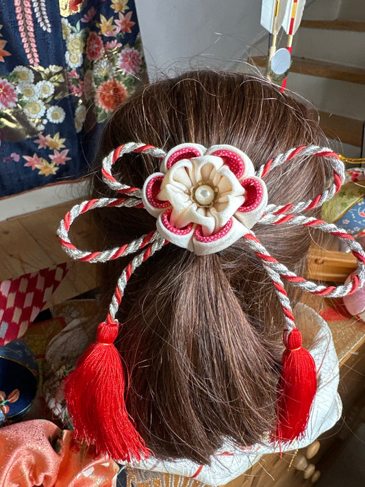 Pince à cheveux Tsumamisaiku en soie
