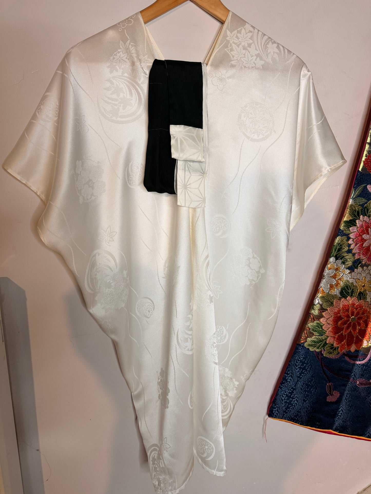 Robe de nuit avec la ceinture en jyuban kimono japonais en soie Neuf