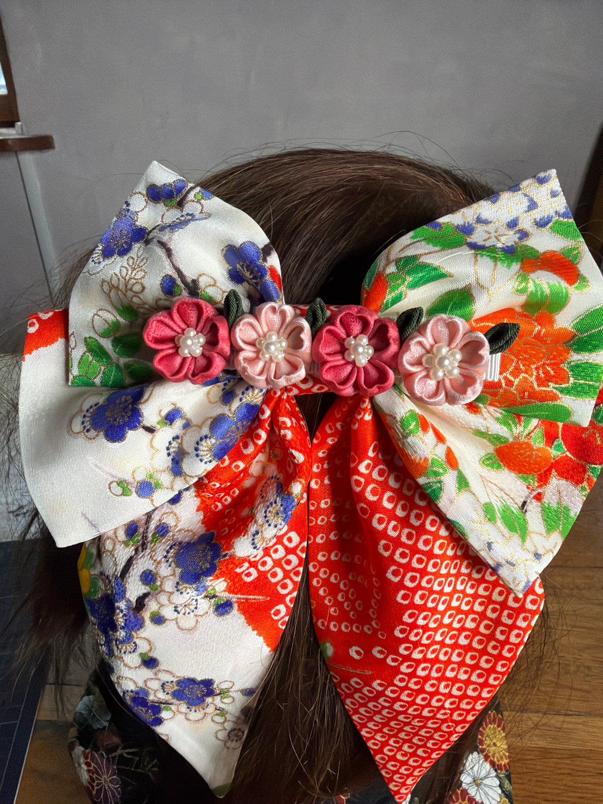 Pince à cheveux kimono japonais en soie Tsumamisaiku