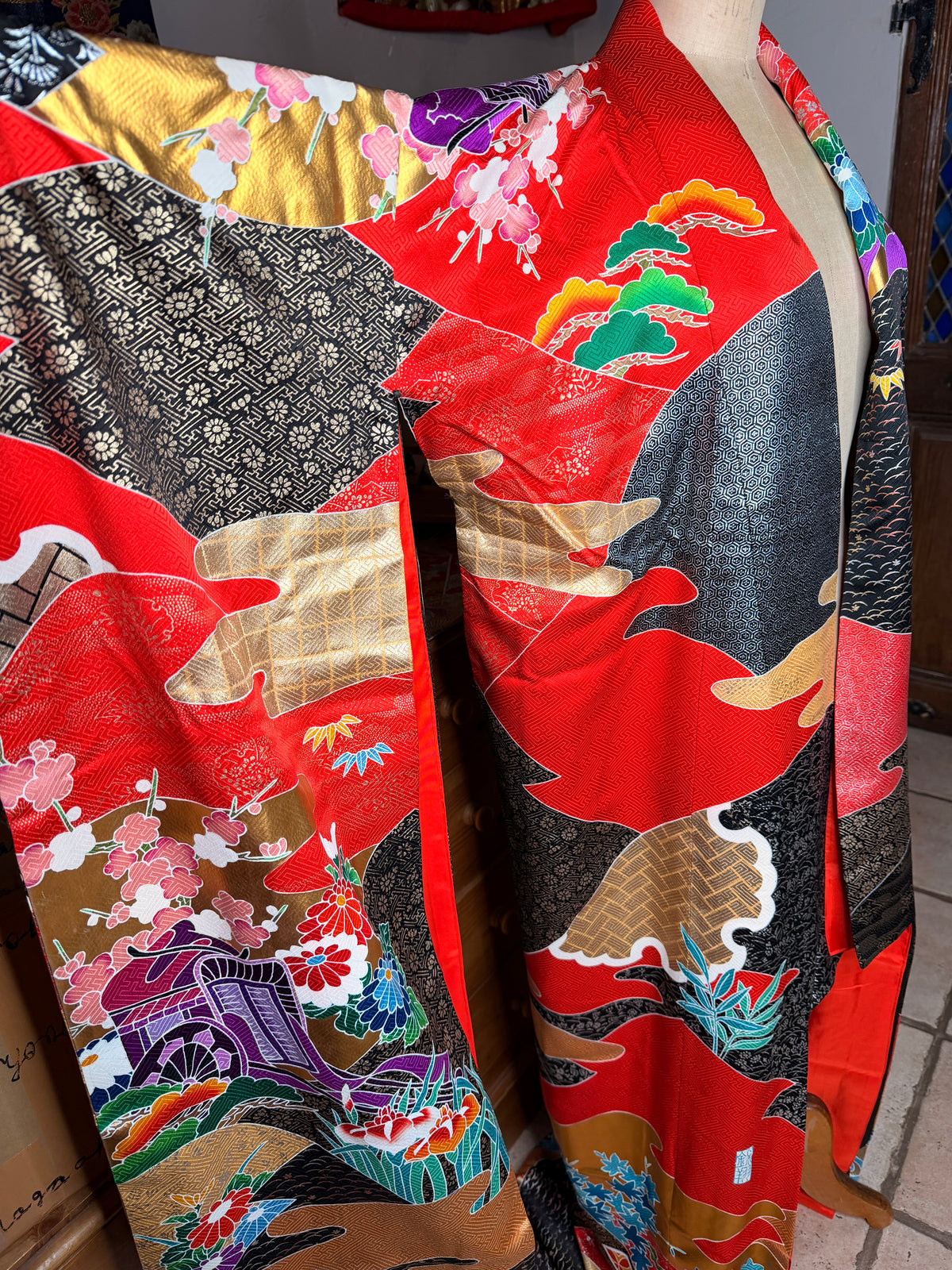 Kimono de mariage Hikifurisode japonais
