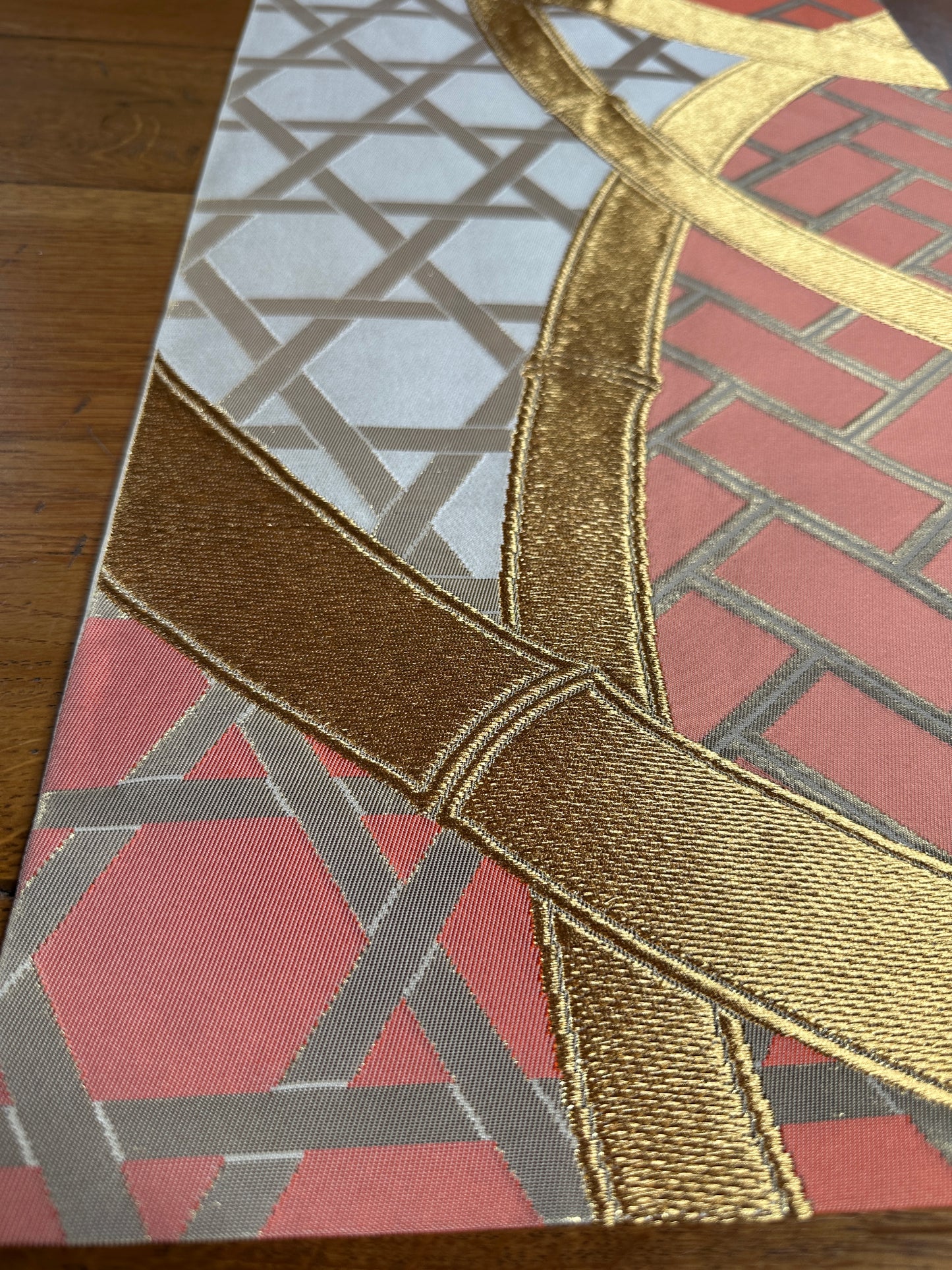 Chemin de table Obi en soie