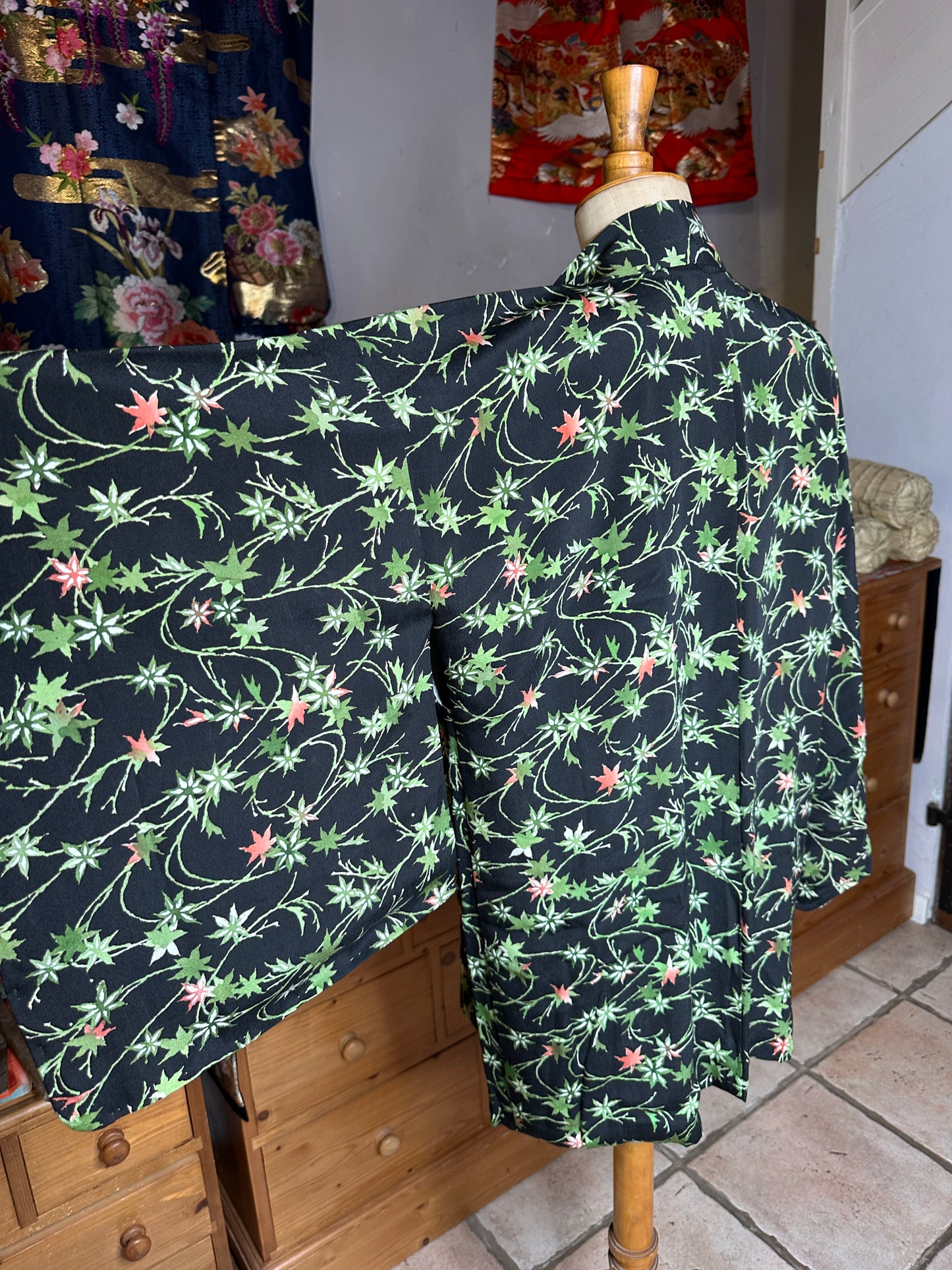 Haori feuilles d’érables japonais Neuf en soie