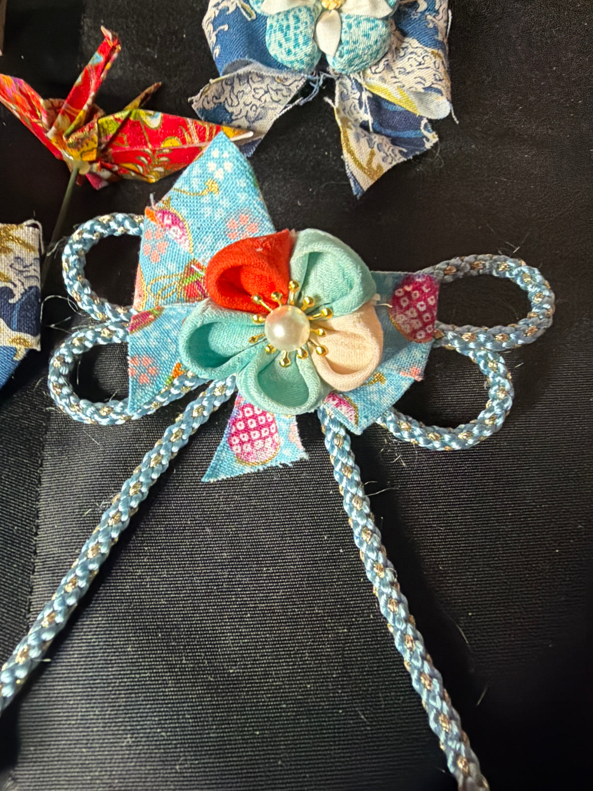 Couronne tissu japonais avec Tsumamisaiku en décorations