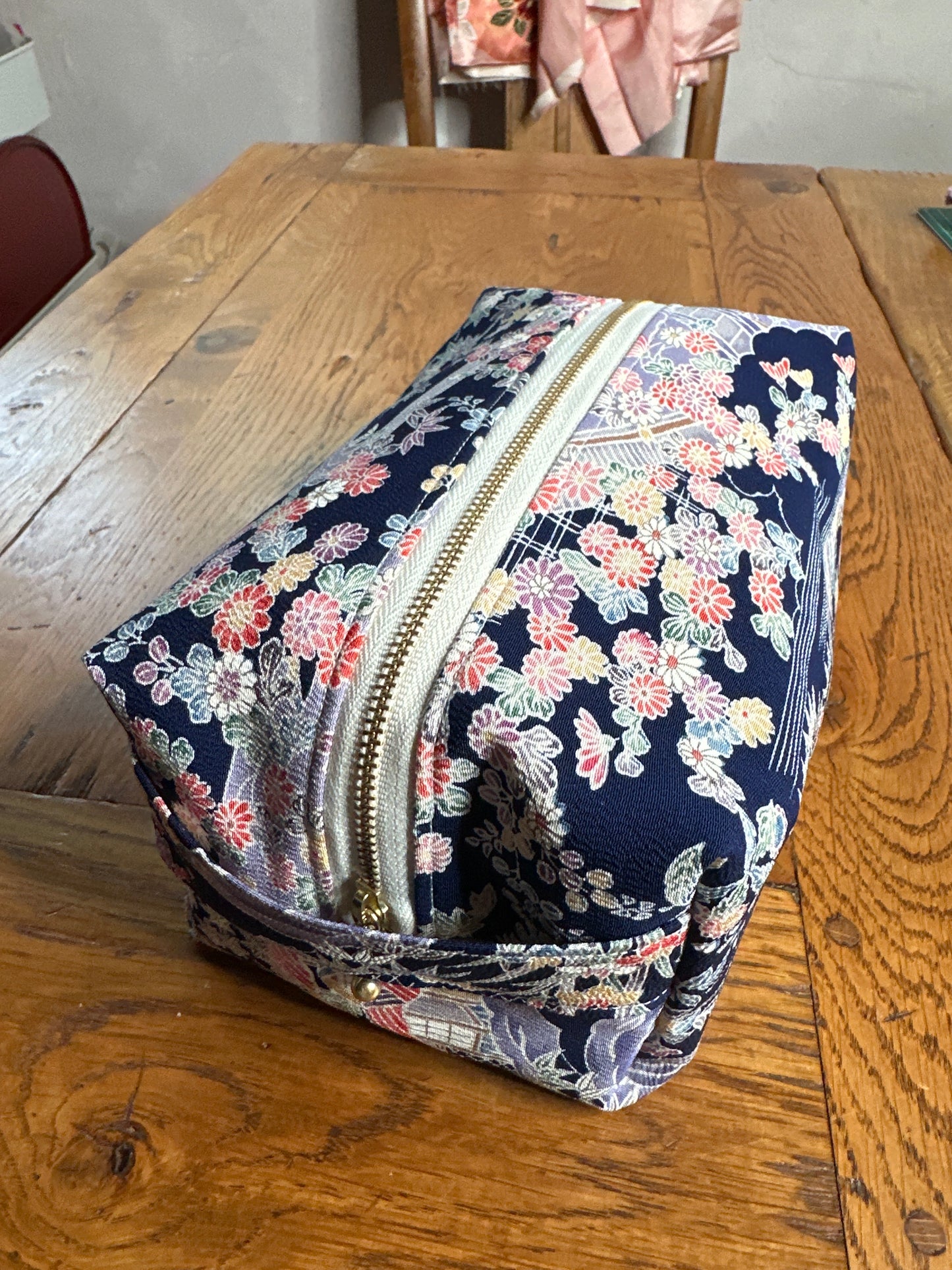 Trousse de toilette kimono en soie