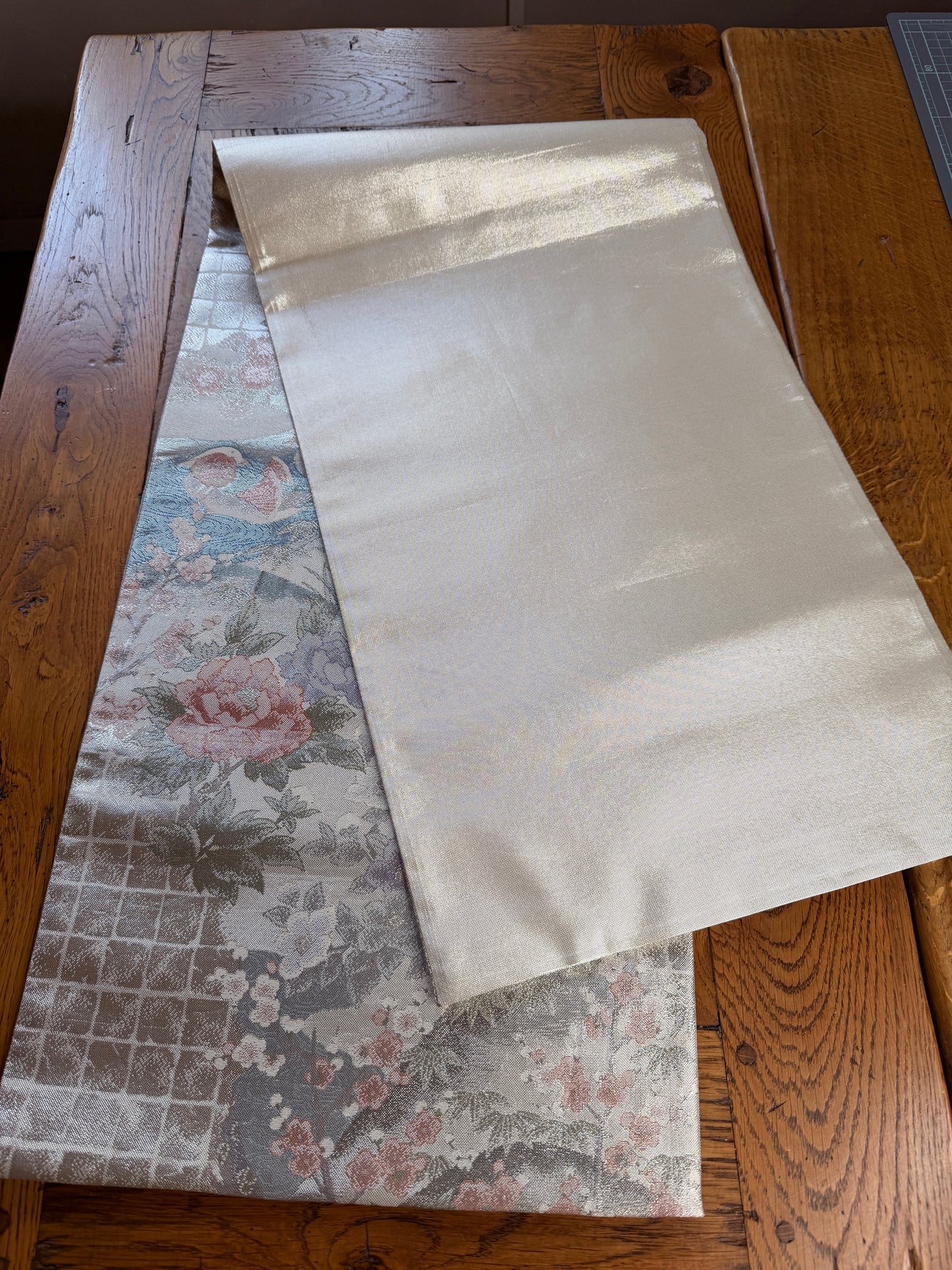 Chemin de table Obi japonais en saganishiki platine