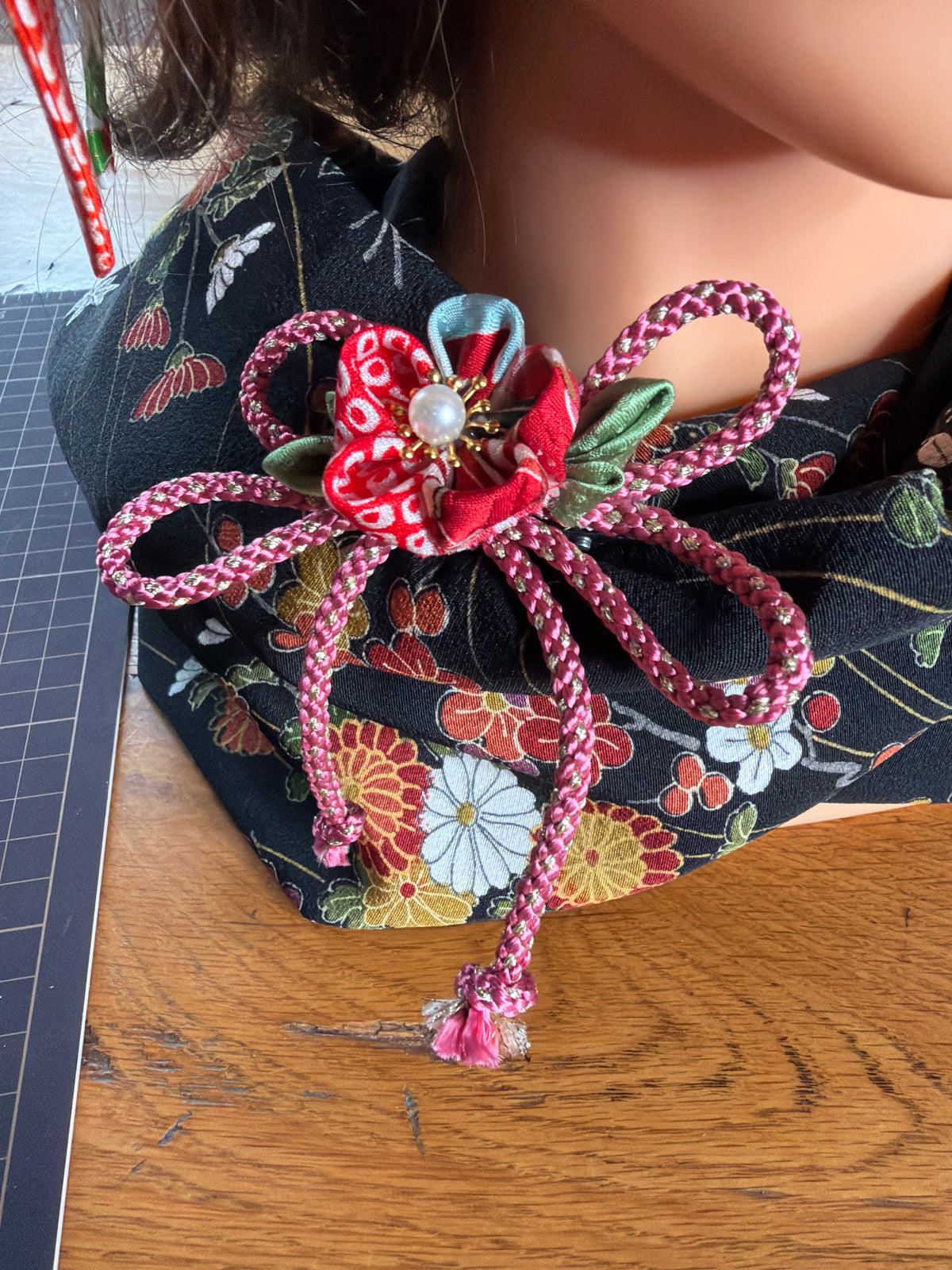 Pince à cheveux Tsumamisaiku en soie