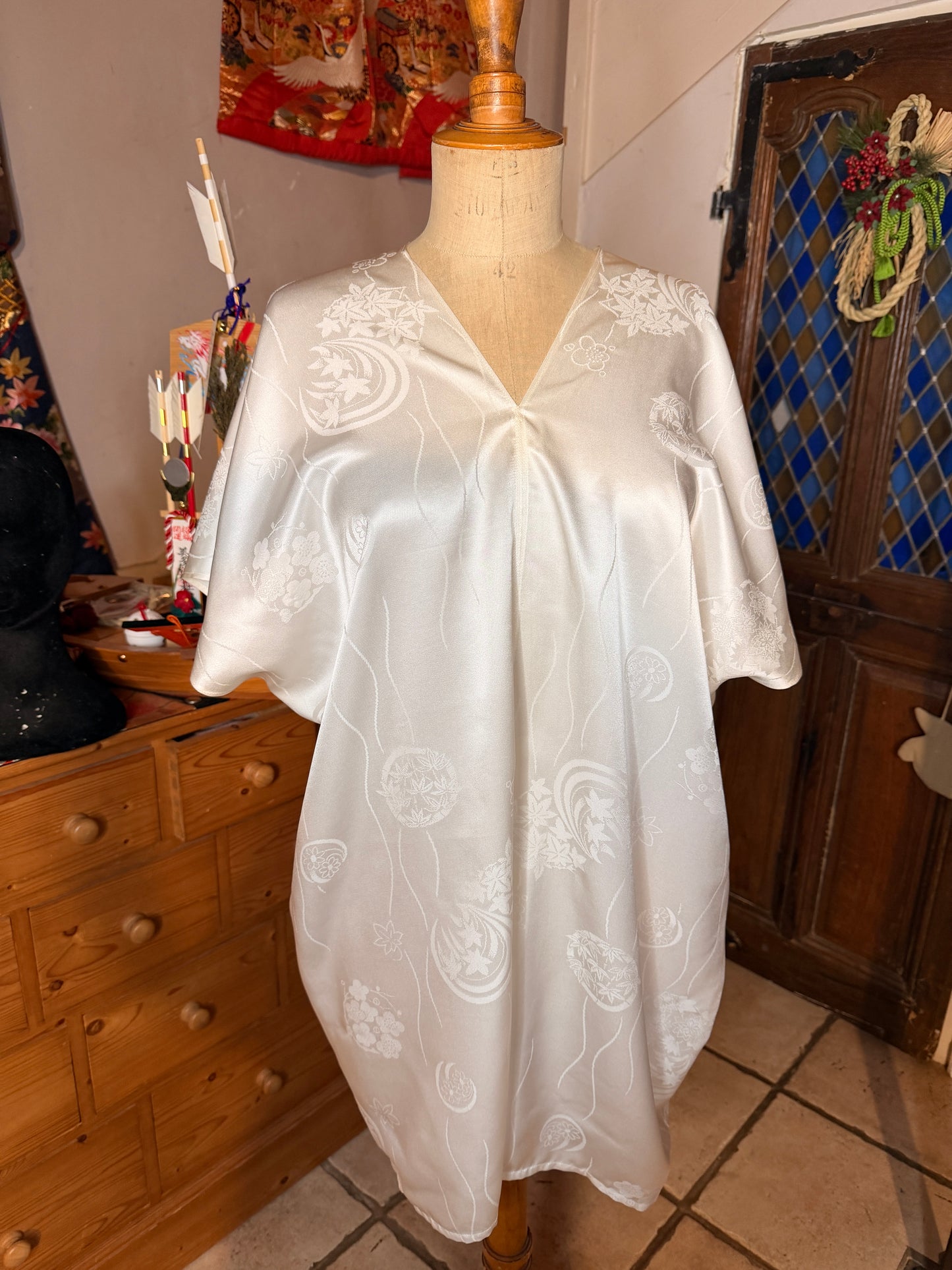 Robe de nuit avec la ceinture en jyuban kimono japonais en soie Neuf