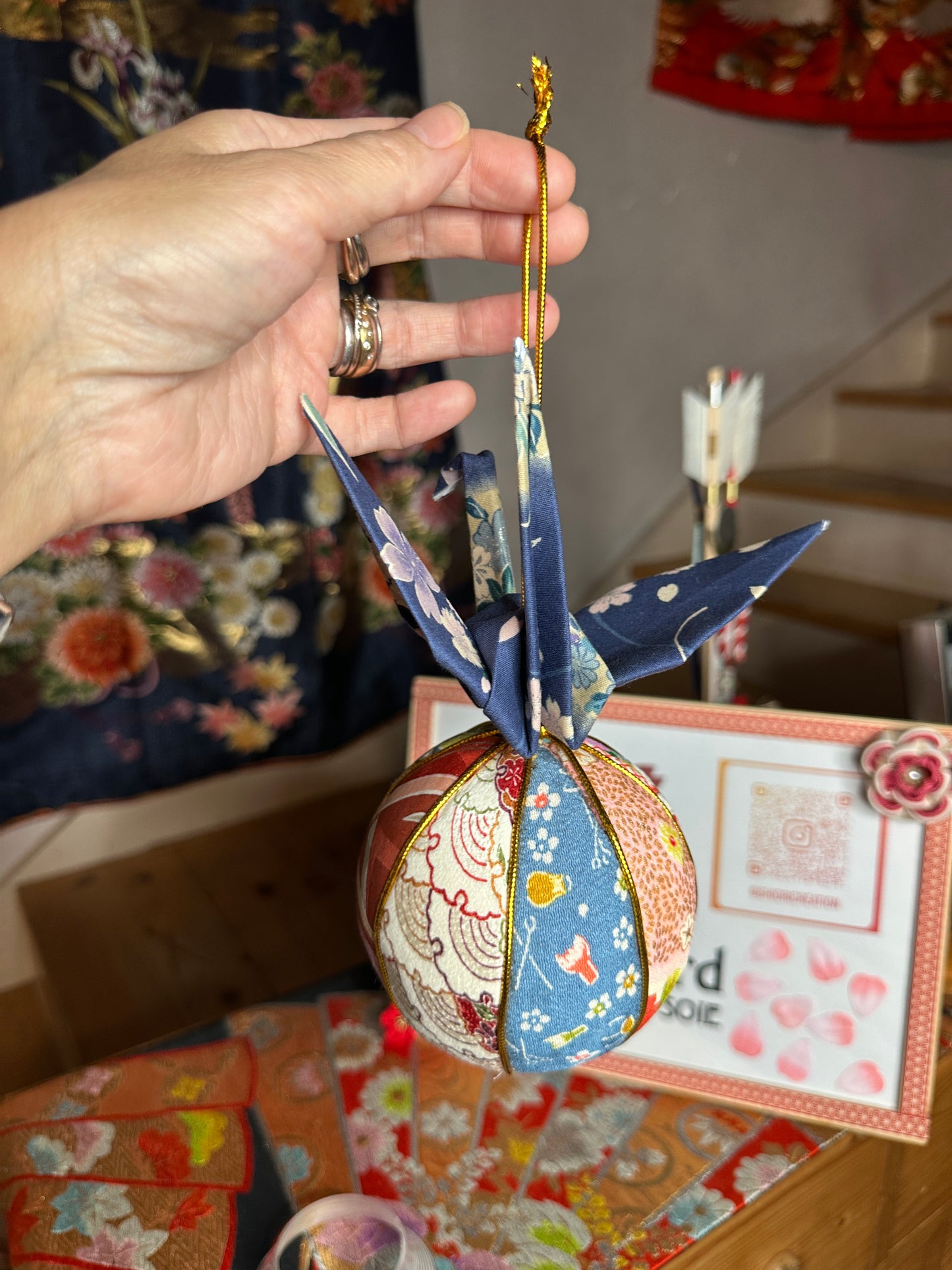 Boule en soie kimono avec grue oiseau japonais