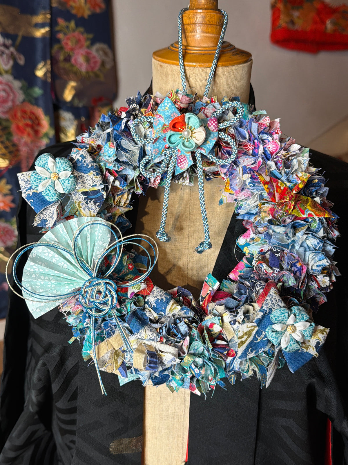 Couronne tissu japonais avec Tsumamisaiku en décorations
