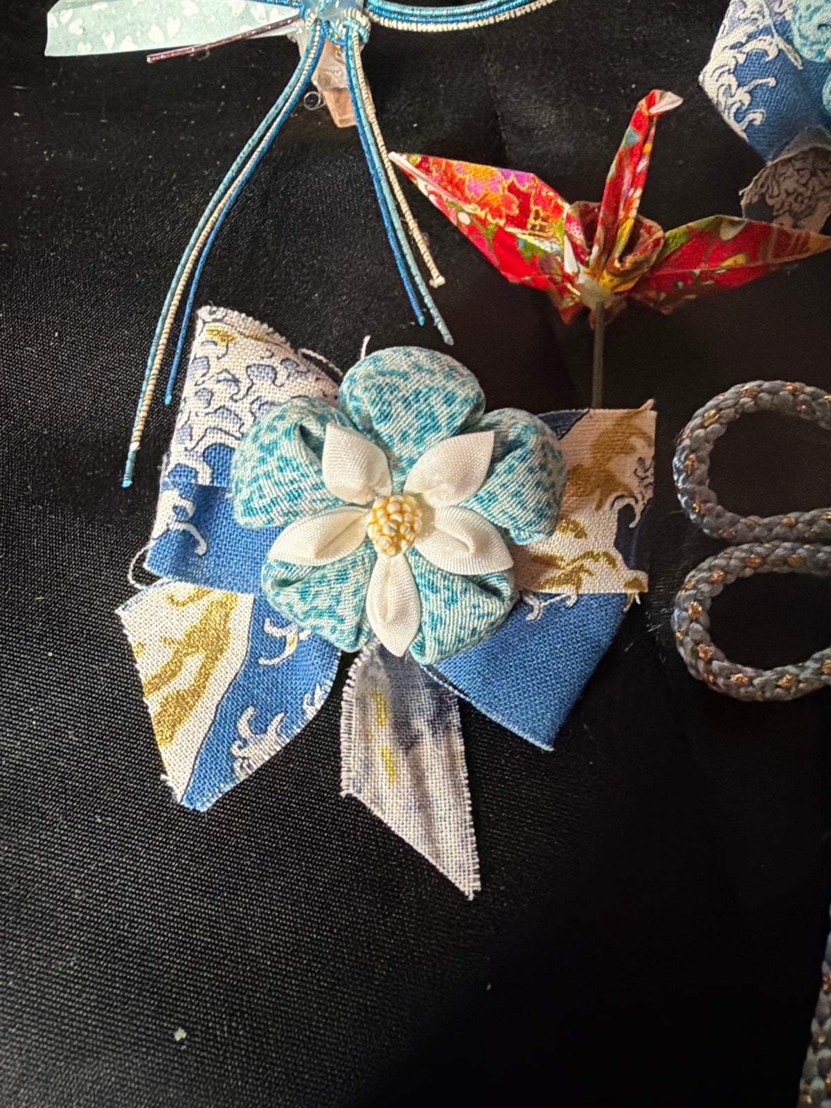 Couronne tissu japonais avec Tsumamisaiku en décorations