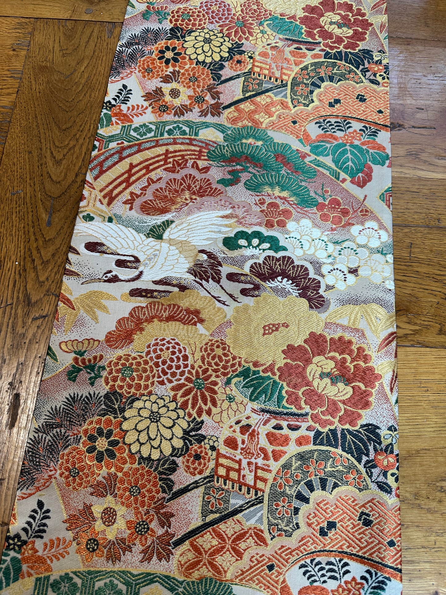 Chemine de table Obi antique en soie