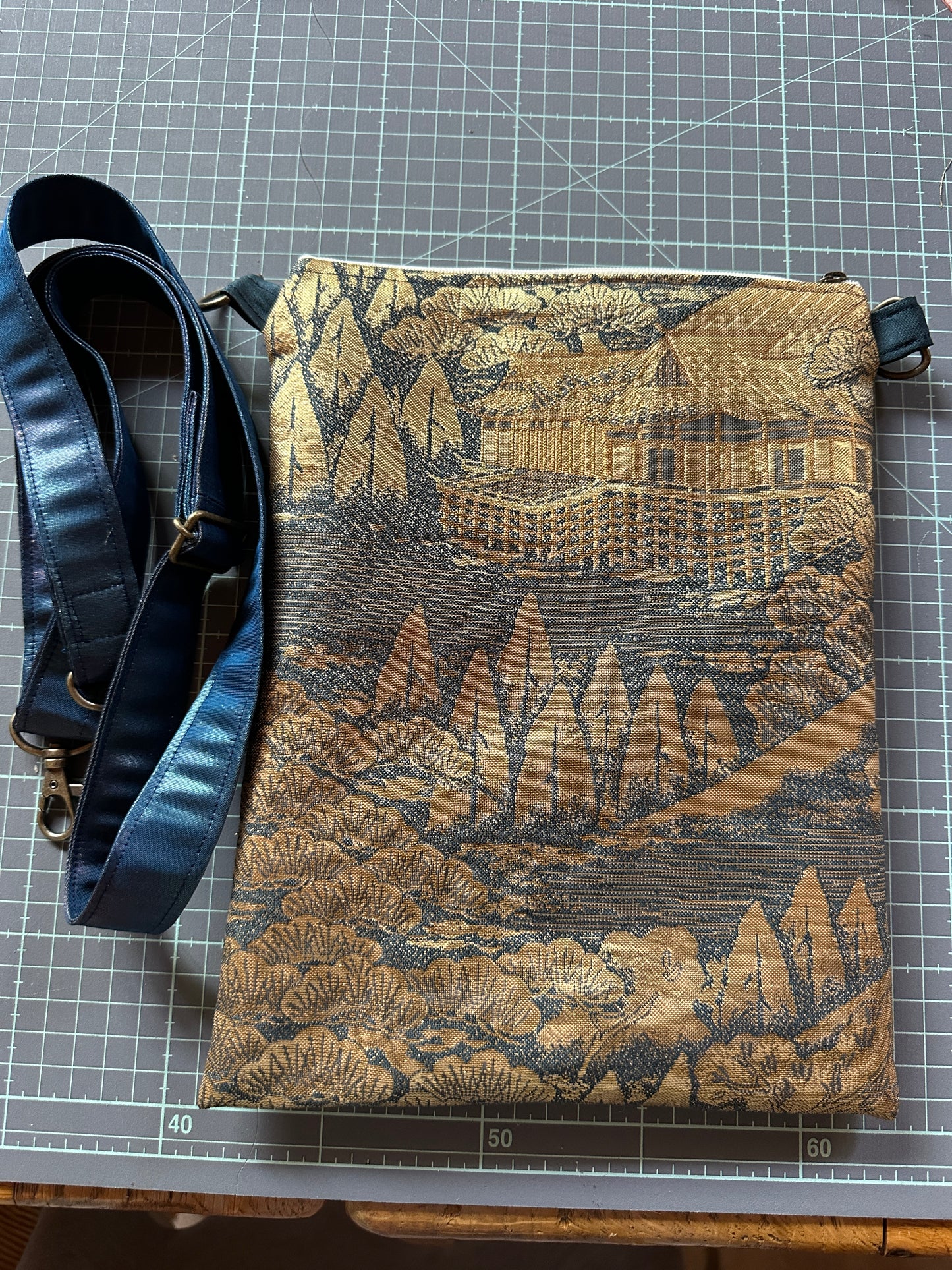 Sac porte travers Obi en soie