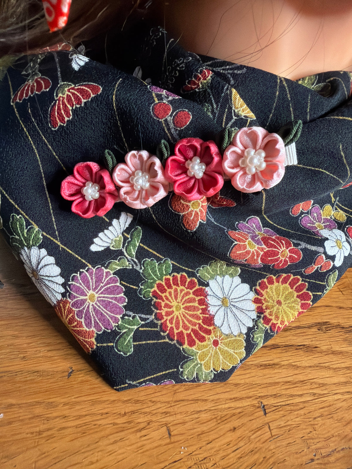 Pince à cheveux kimono japonais en soie Tsumamisaiku
