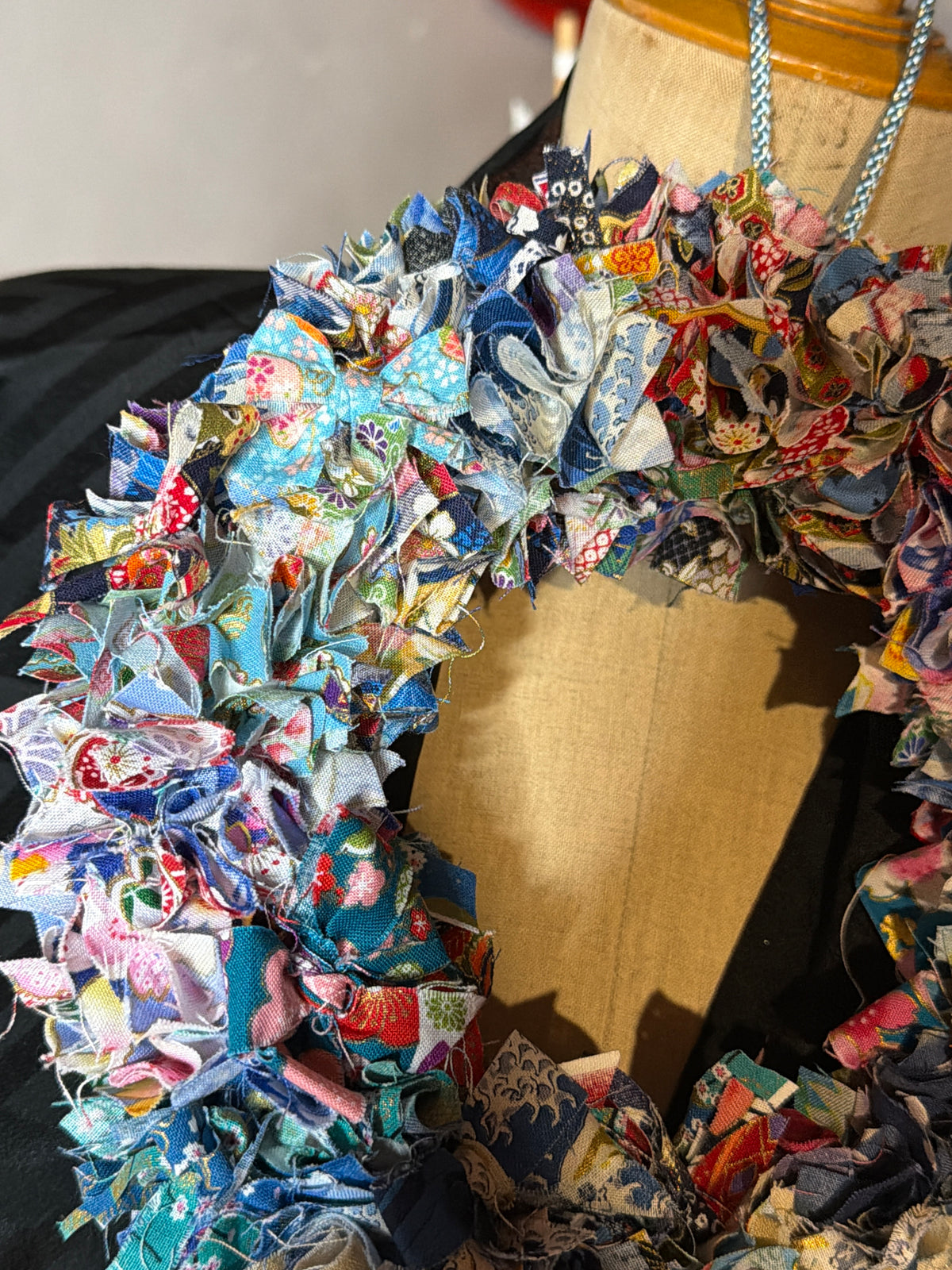 Couronne tissu japonais avec Tsumamisaiku en décorations