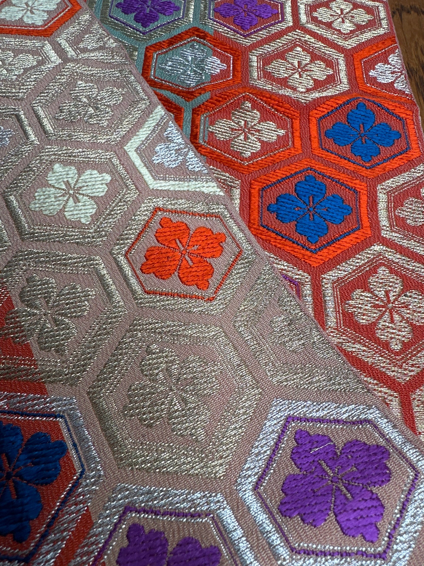 Chemin de table Obi en soies