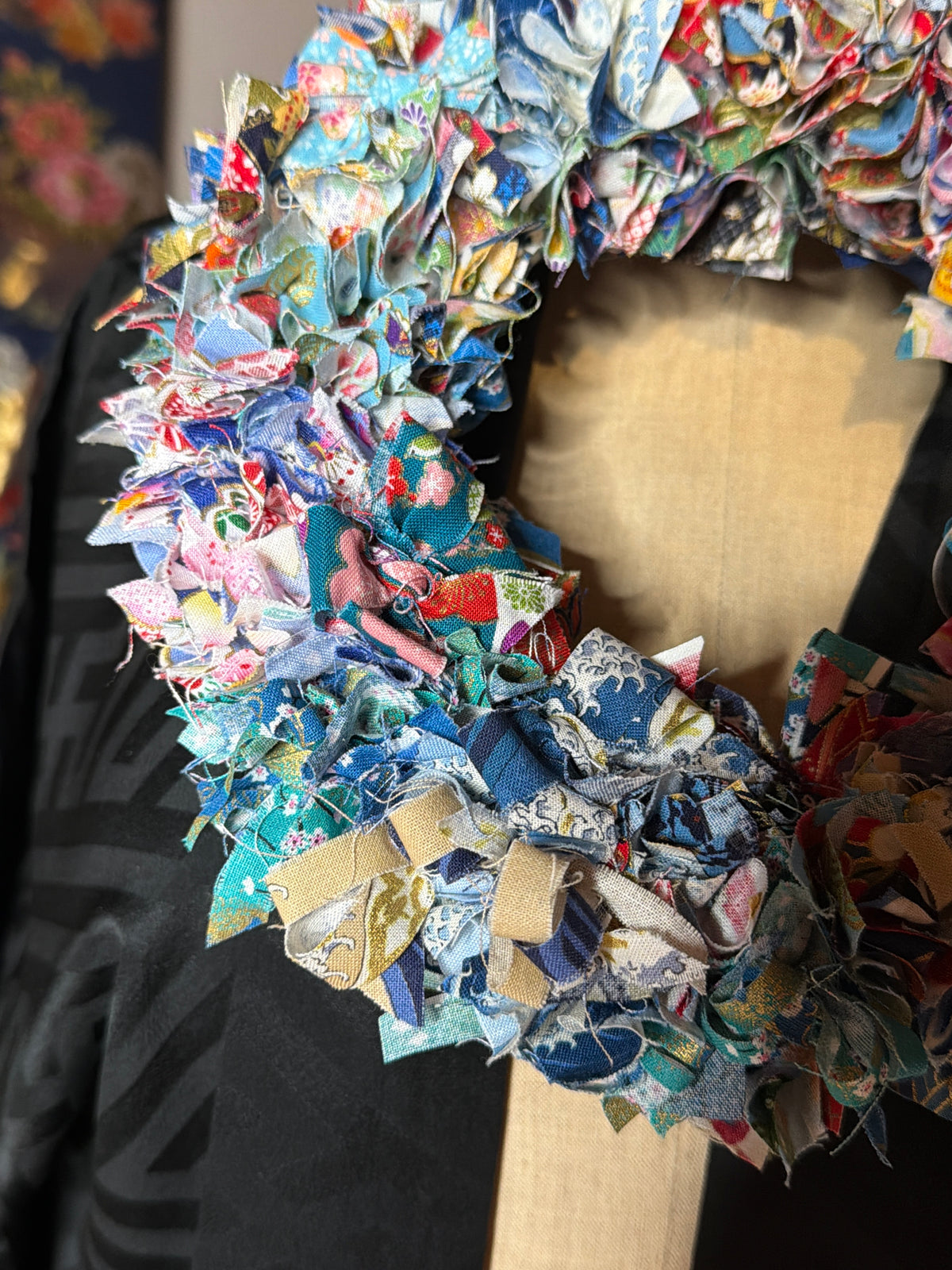 Couronne tissu japonais avec Tsumamisaiku en décorations