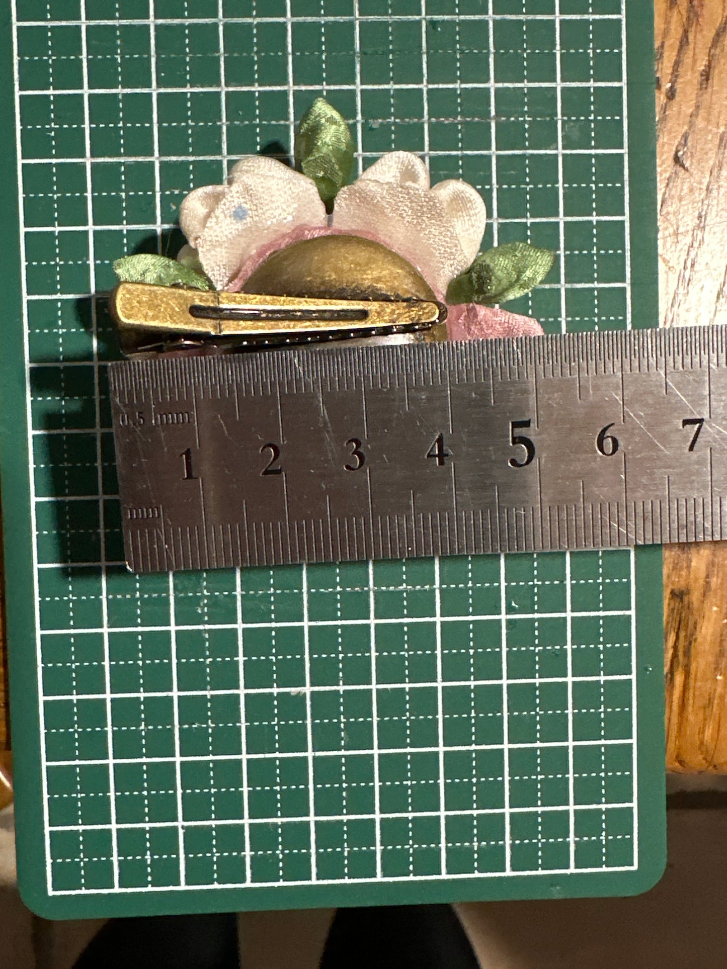 Pince broche kimono japonais en soie Tsumamisaiku