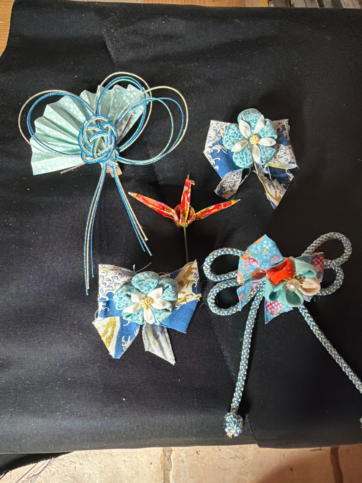 Couronne tissu japonais avec Tsumamisaiku en décorations