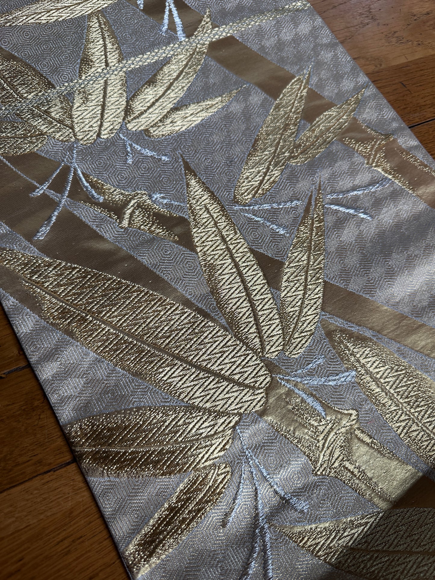 Chemin de table Obi en soie