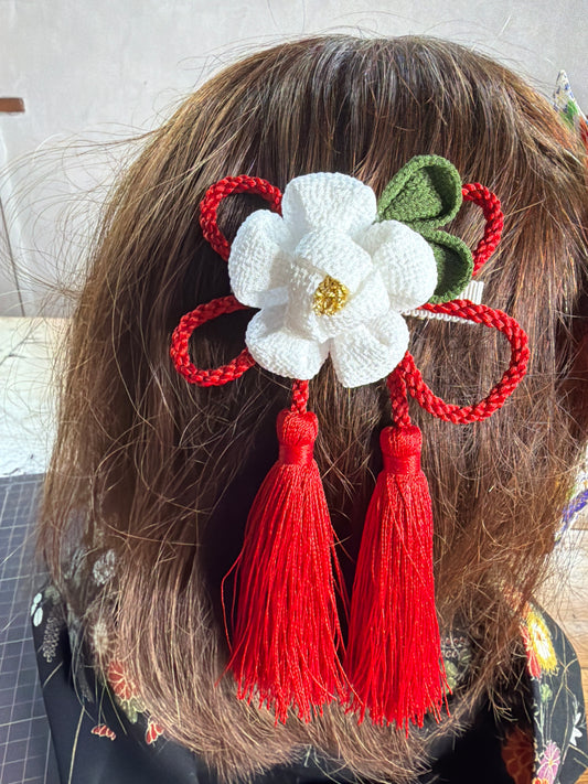 Pince à cheveux Tsumamisaiku Camélia en soie