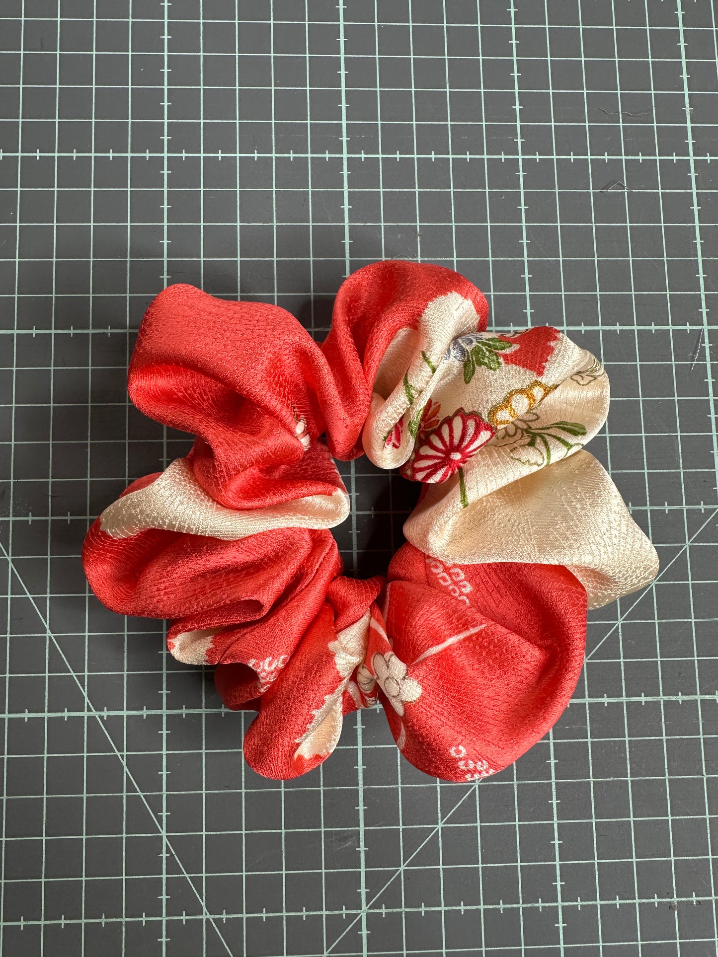 Chouchou kimono japonais en soie moyen modèle