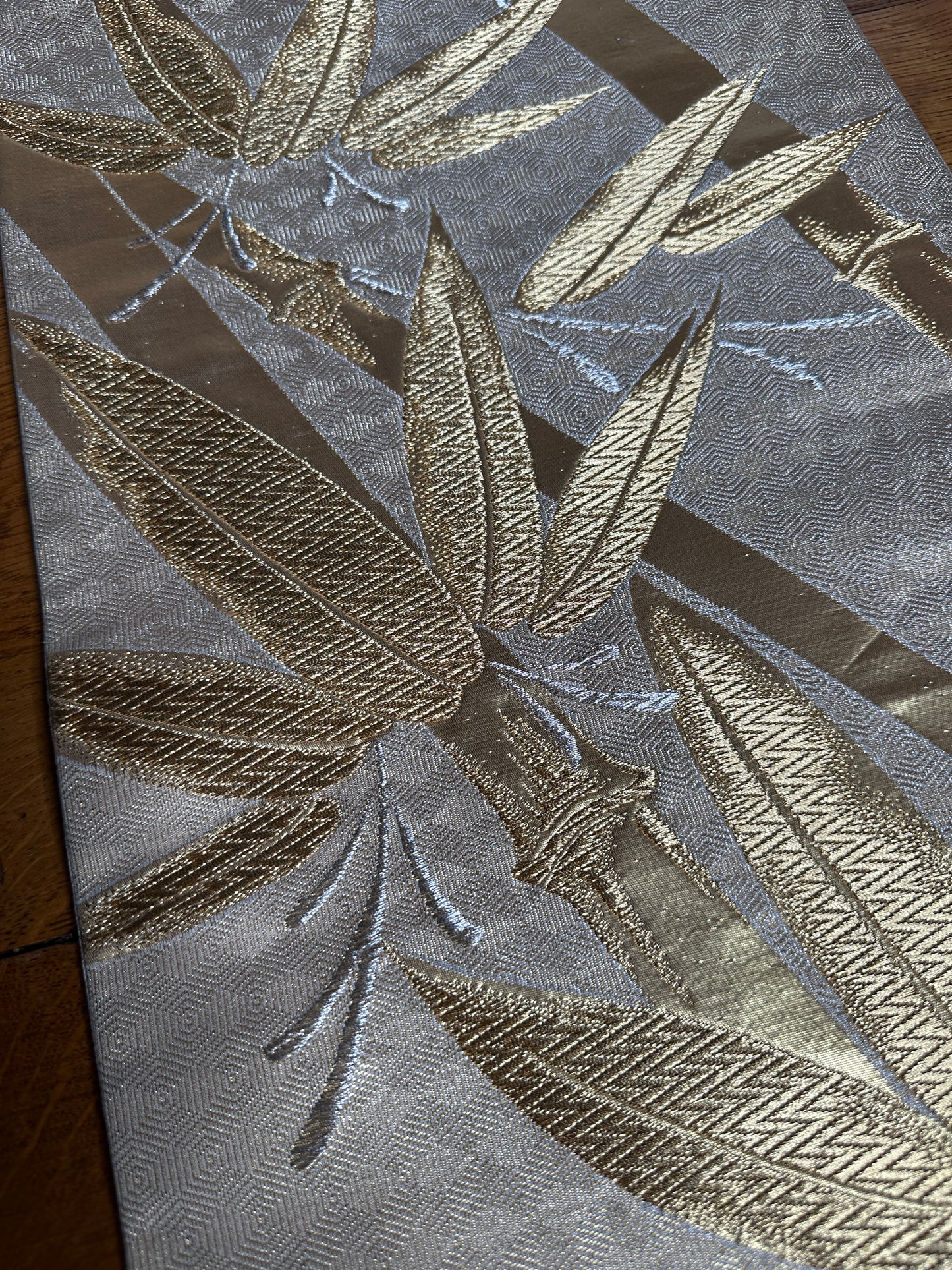 Chemin de table Obi en soie