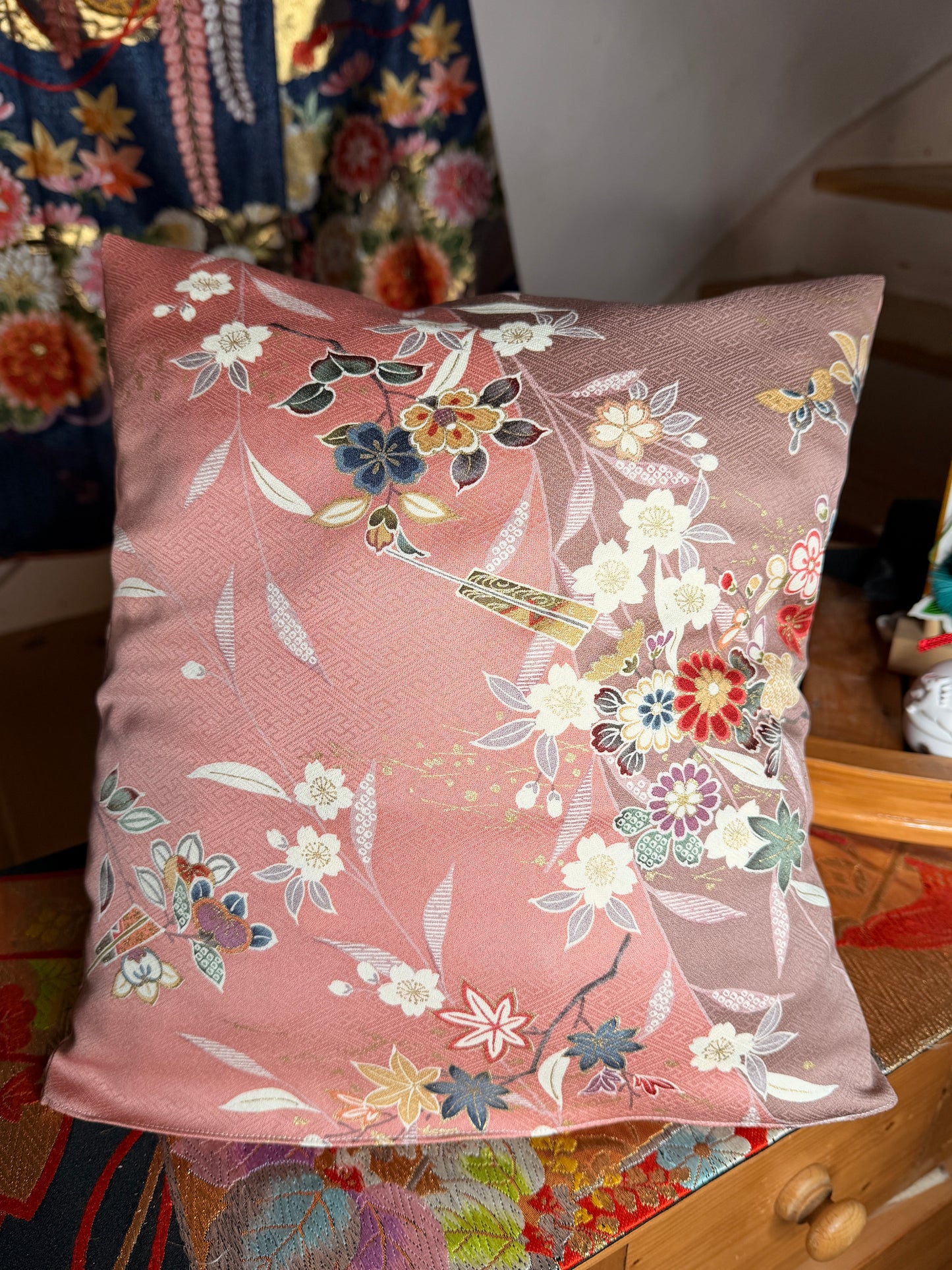 Coussin japonais kimono en soie Neuf 35cmx35cm