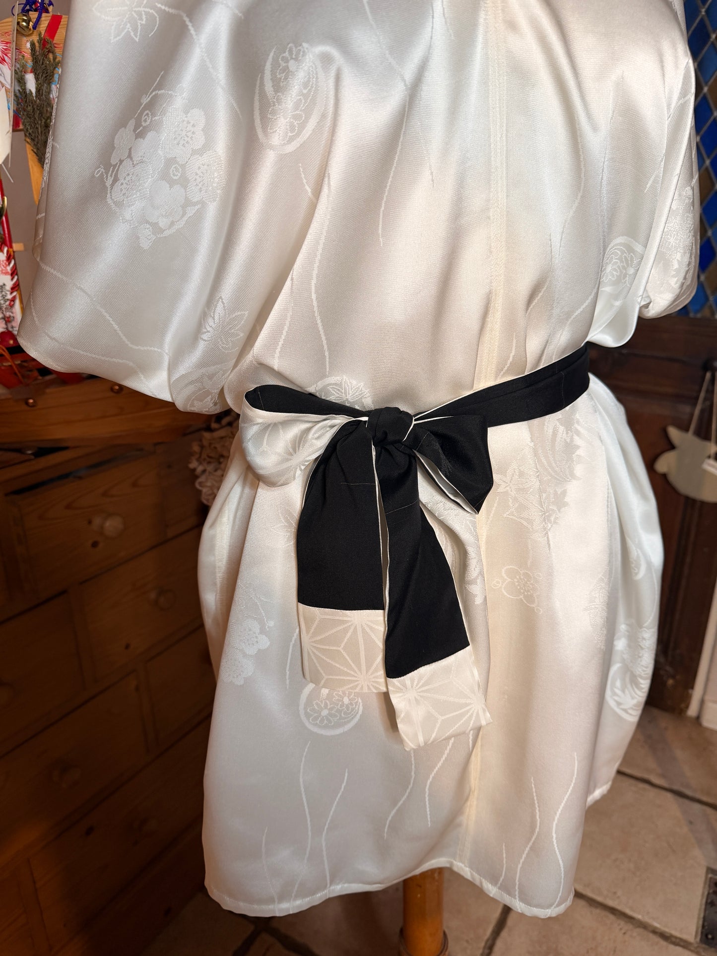 Robe de nuit avec la ceinture en jyuban kimono japonais en soie Neuf