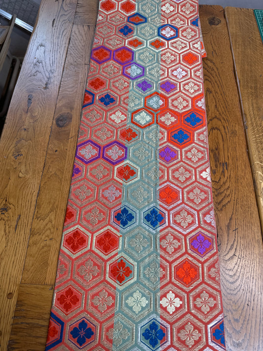 Chemin de table Obi en soies