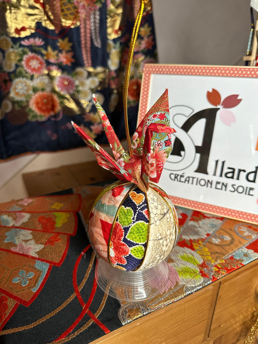 Boule de noël kimono japonais avec oiseau grue