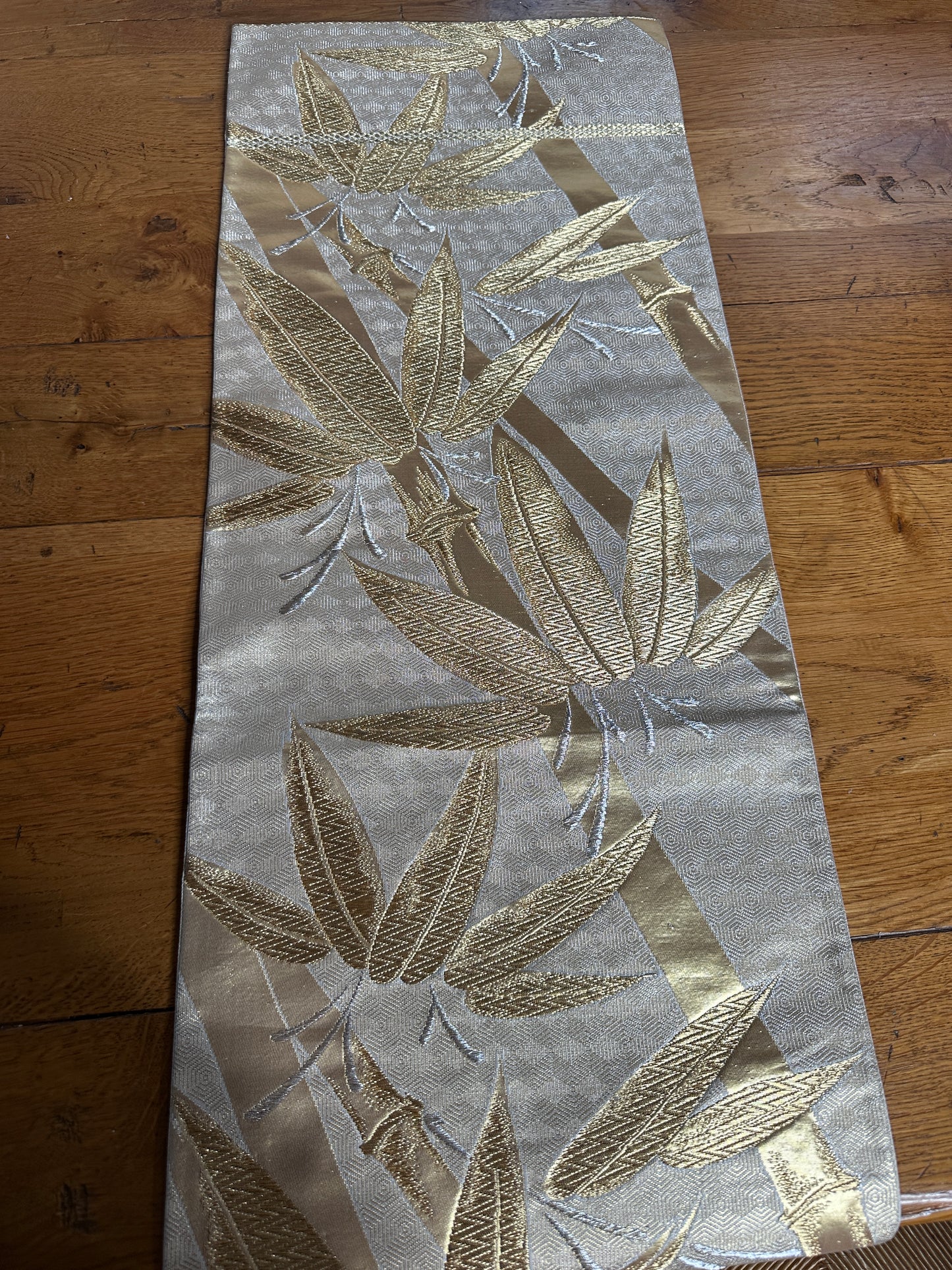 Chemin de table Obi en soie