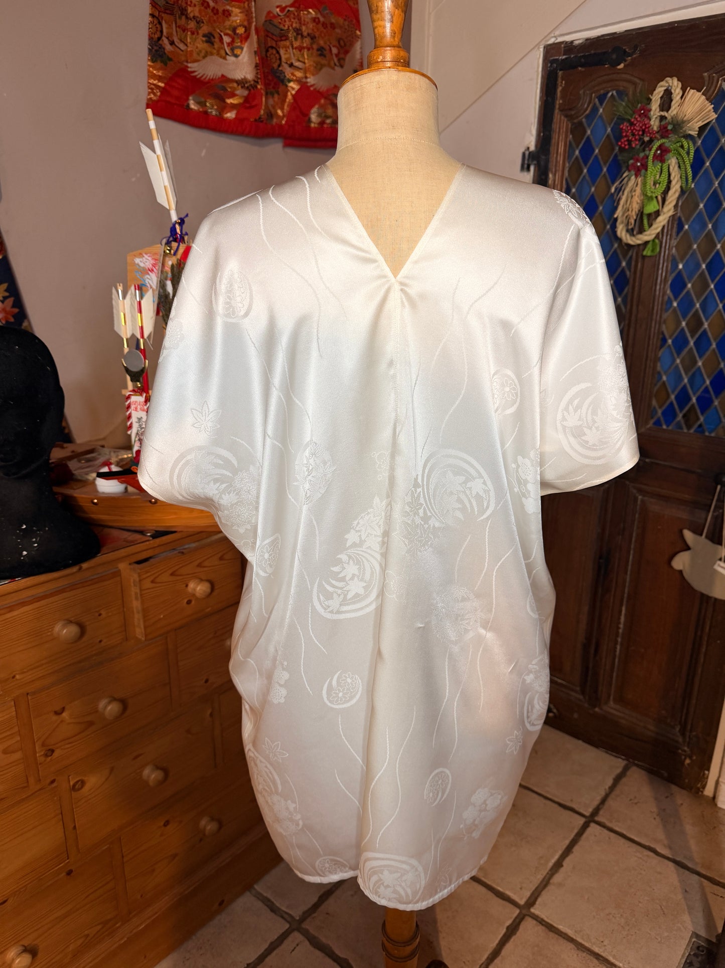 Robe de nuit avec la ceinture en jyuban kimono japonais en soie Neuf