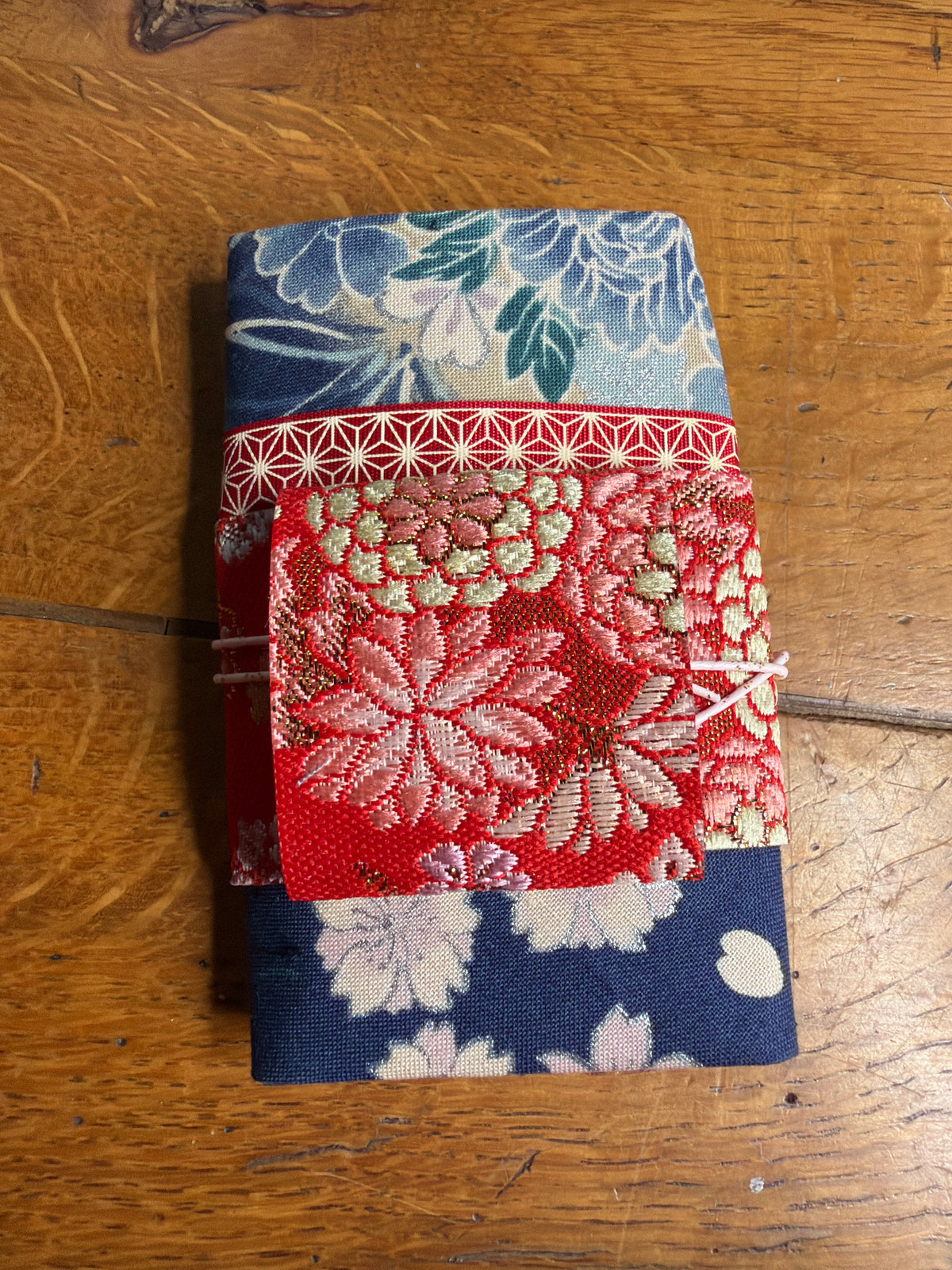 Décoration mini Kimono japonais 13,5cmx6cm