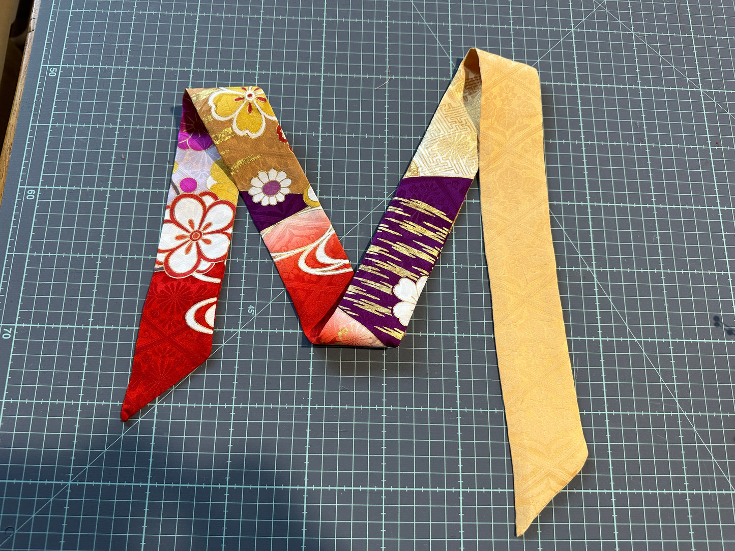 Foulard ruban kimono japonais Furisode en soie