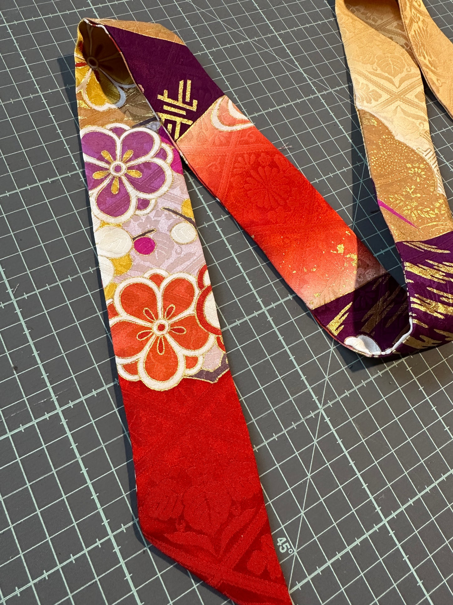 Foulard ruban kimono japonais Furisode en soie