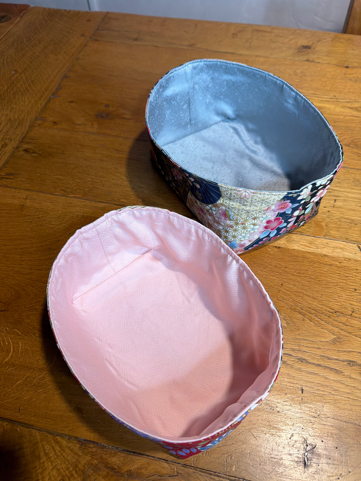 Lot de 2 Corbeille à pain ,bijou , biscuits,double face tissu en soie et tissu japonais en coton